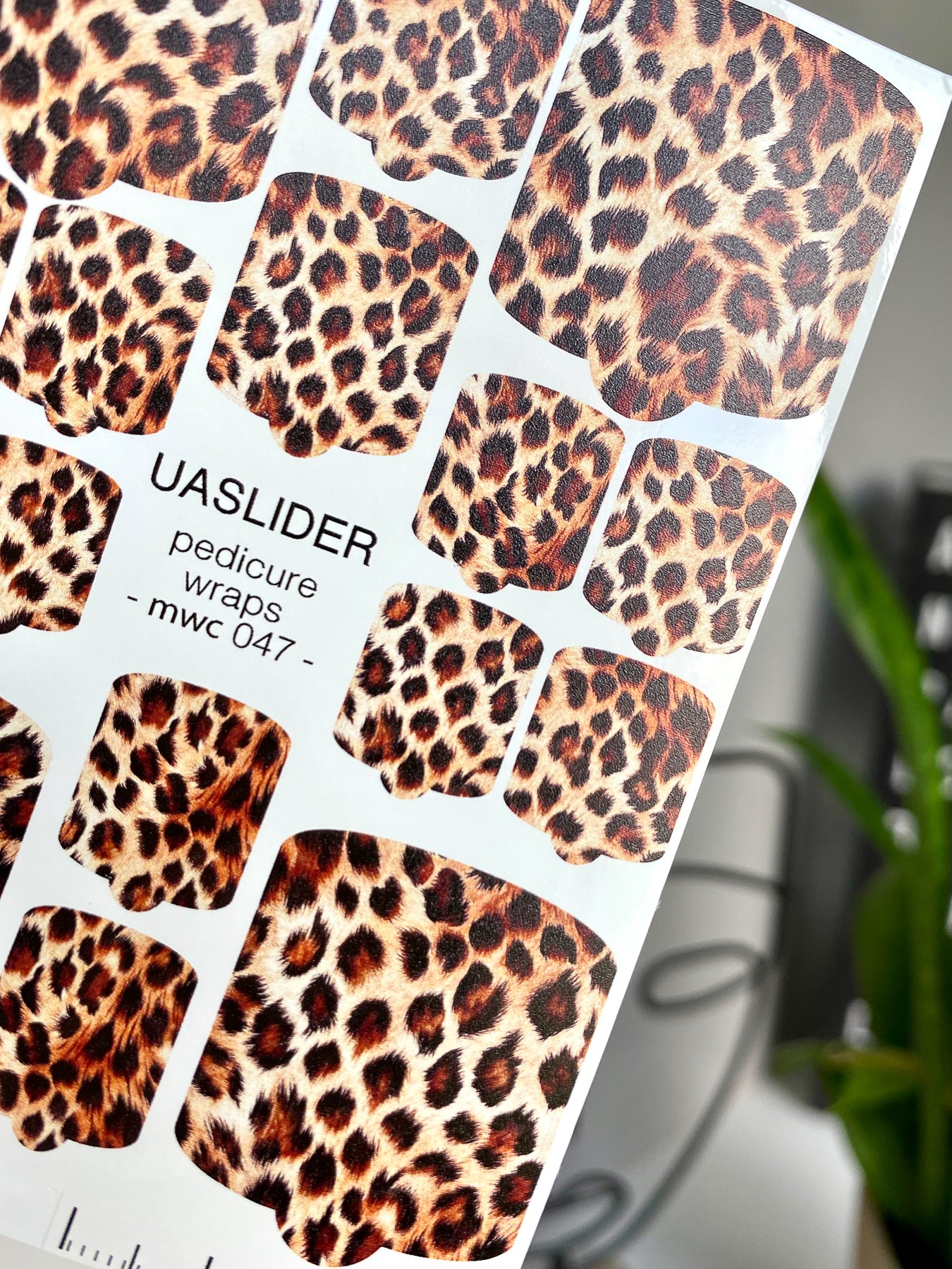 Leopard Pedicure Nail Wraps — Realistic Brown Animal Print | MWC-047