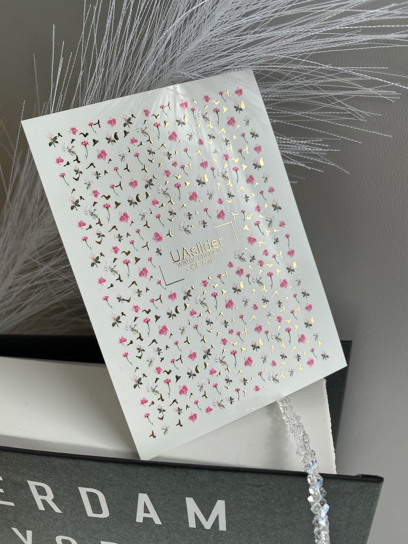 Nagel Water Decal CF-578 | Water Slide Nagel Decals met Roze en Witte Bloemen | Mini Bloemige Nagelkunst met Gouden Details