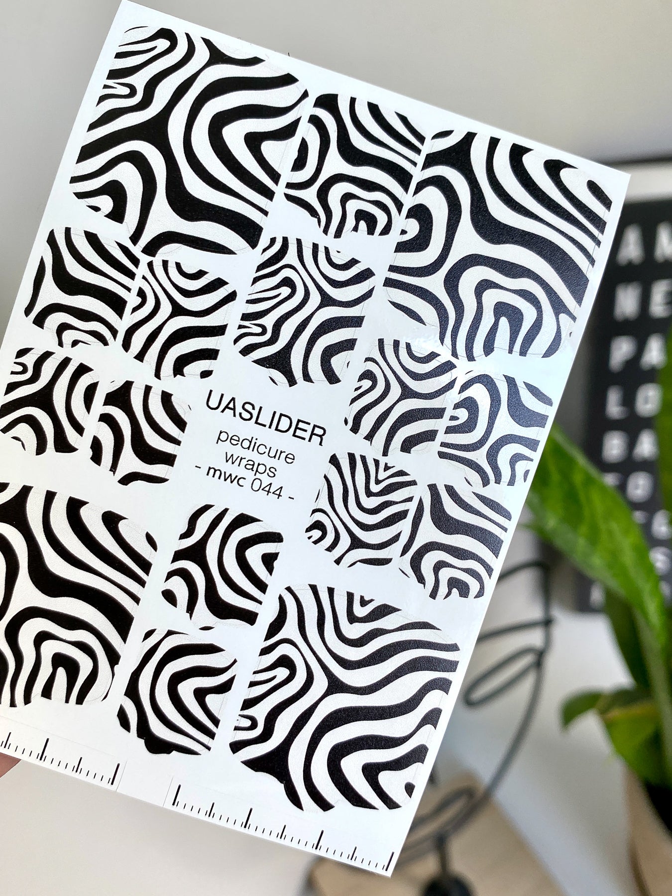 Abstract Pedicure Nail Wraps — Black & White Op Art Swirl | MWC-044