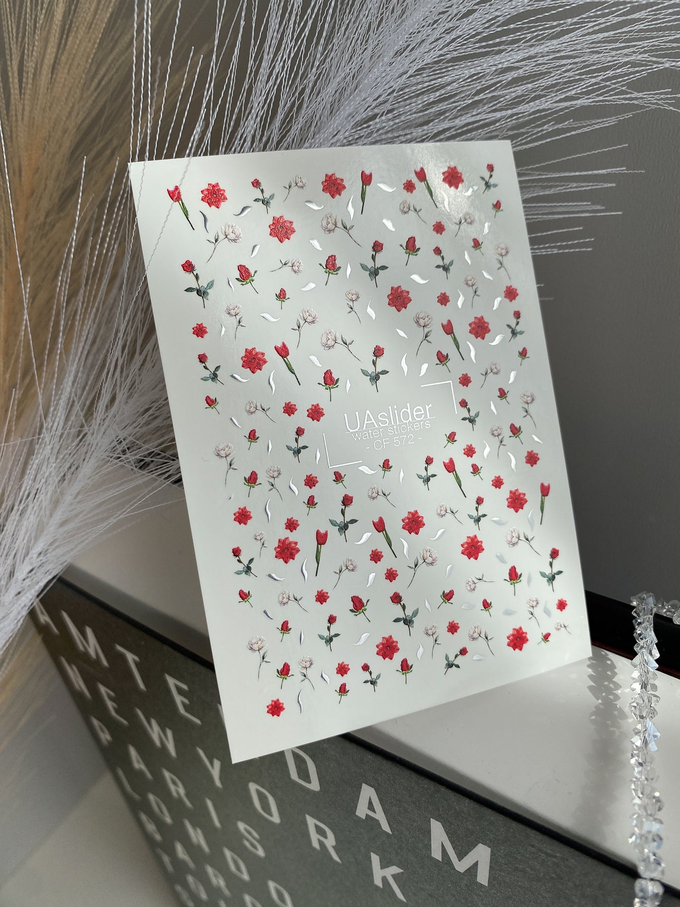 Köröm víz matrica CF-572 | Vízsikló köröm matricák rózsákkal és szegfűkkel | Piros és fehér virágos köröm művészet