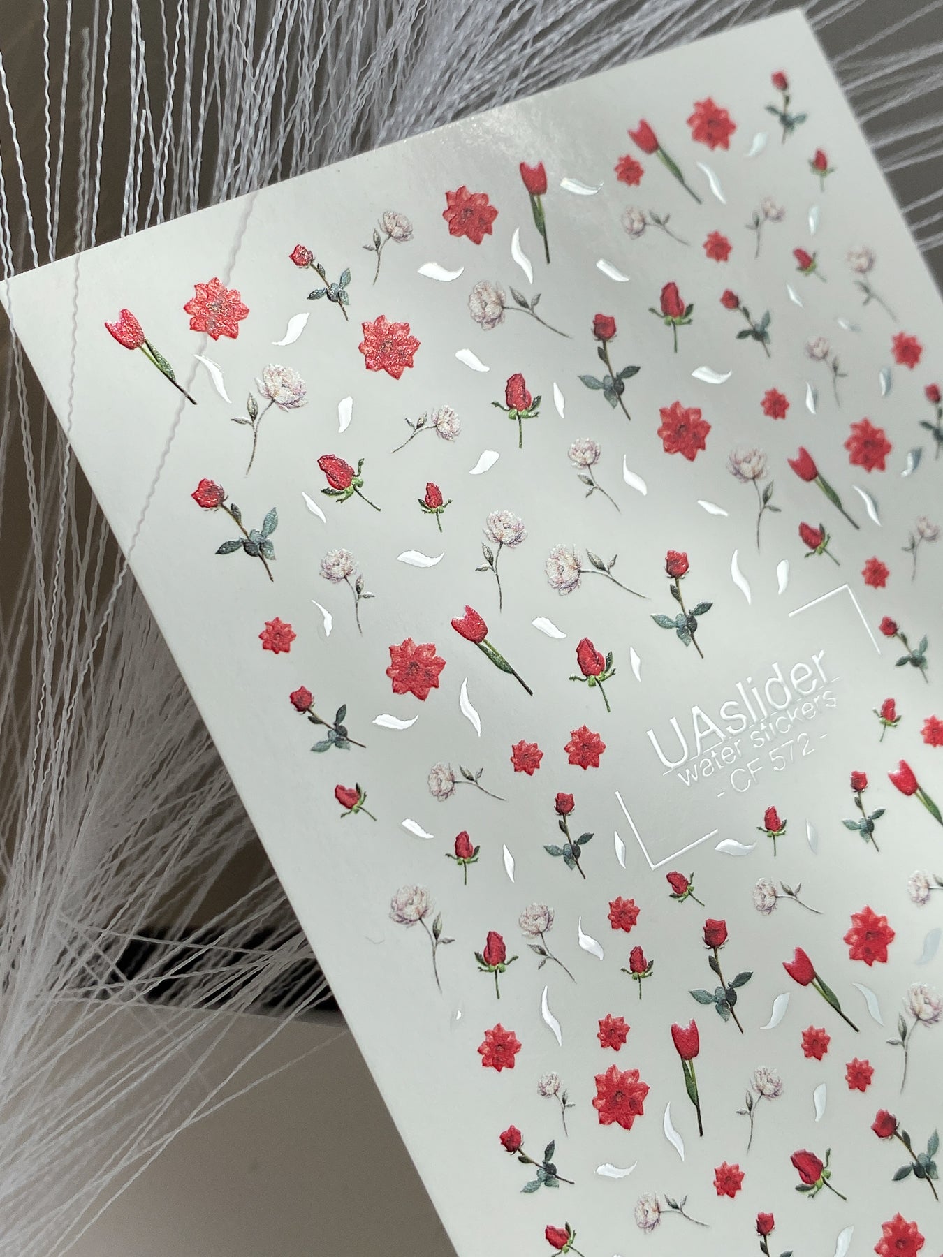 Köröm víz matrica CF-572 | Vízsikló köröm matricák rózsákkal és szegfűkkel | Piros és fehér virágos köröm művészet