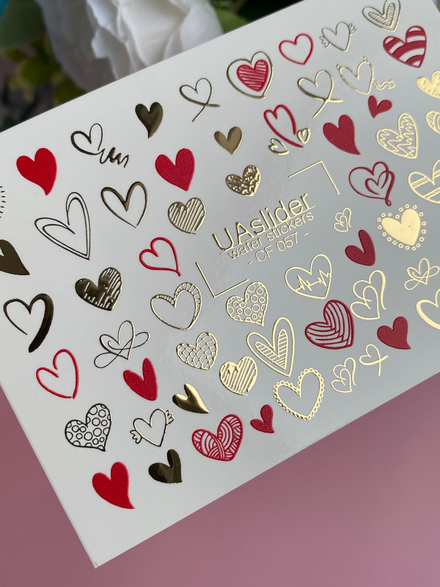 Naklejka na paznokcie wodna CF-057 | Naklejki wodne na paznokcie w kształcie serca | Czerwone, czarne i złote wzory suwaków miłości