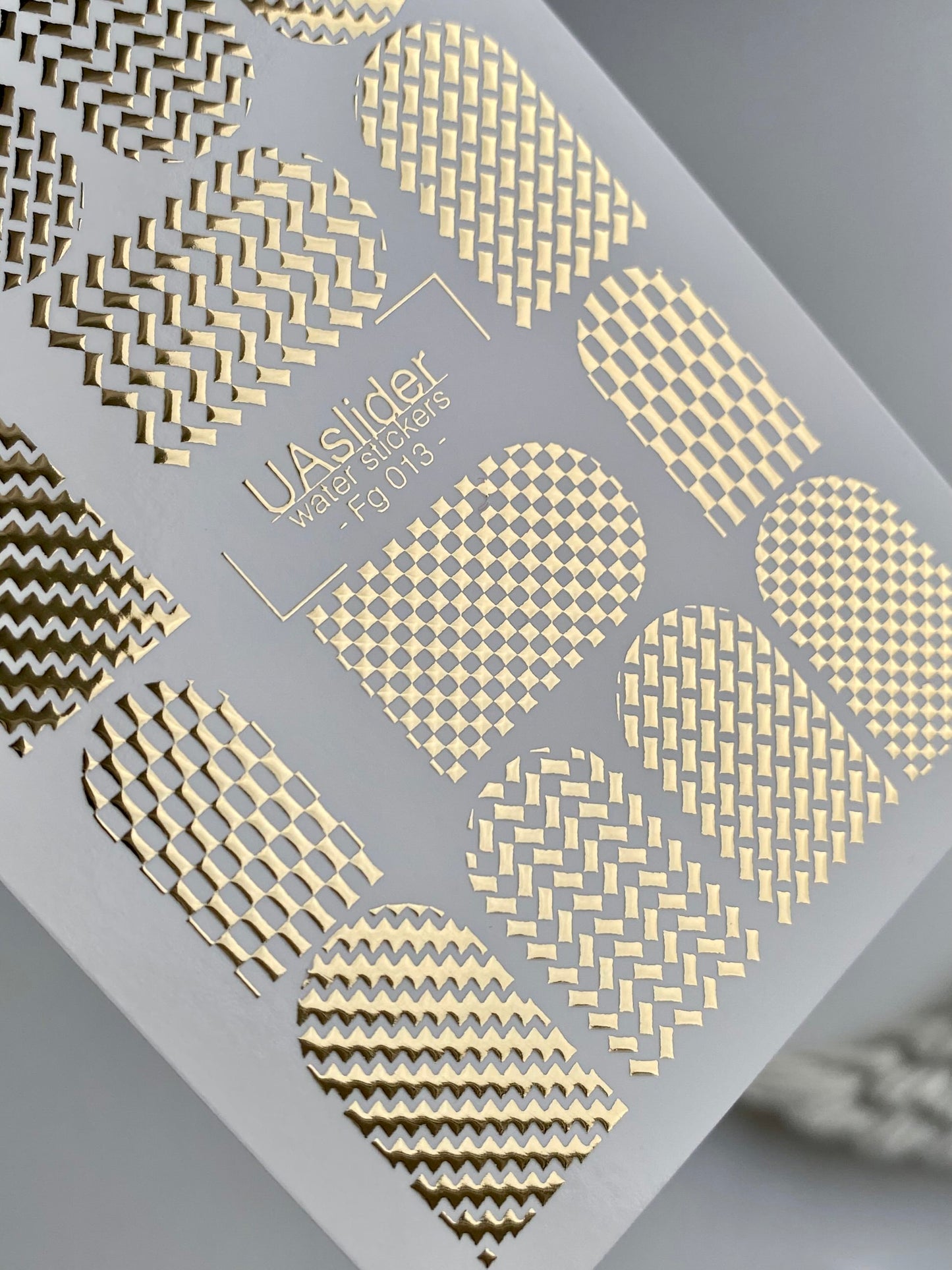 Decalcomanii de apă pentru unghii Fg-013 | Decalcomanii geometrice pentru unghii cu folie aurie | Modele complete pentru unghii