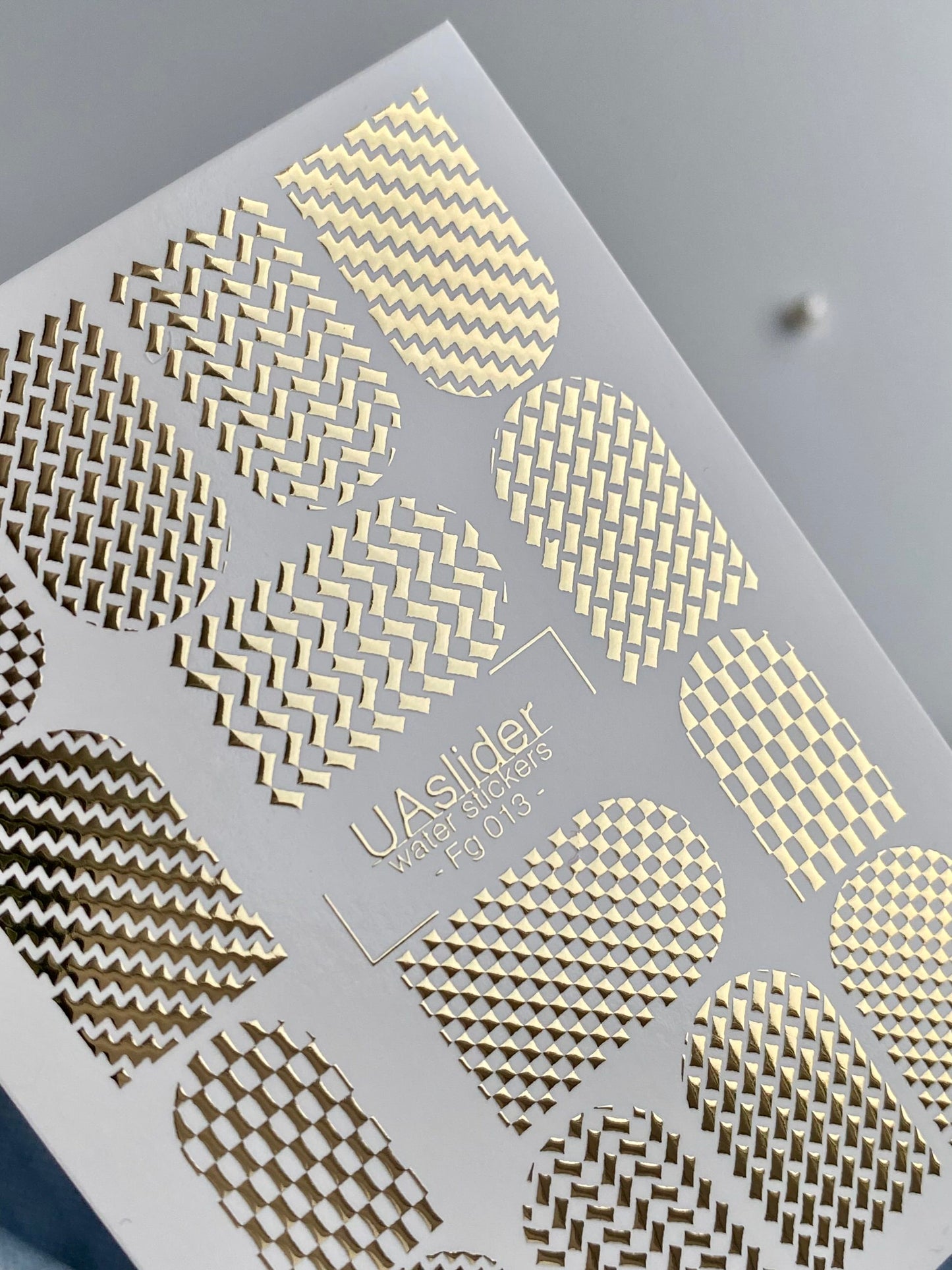 Decalcomanii de apă pentru unghii Fg-013 | Decalcomanii geometrice pentru unghii cu folie aurie | Modele complete pentru unghii