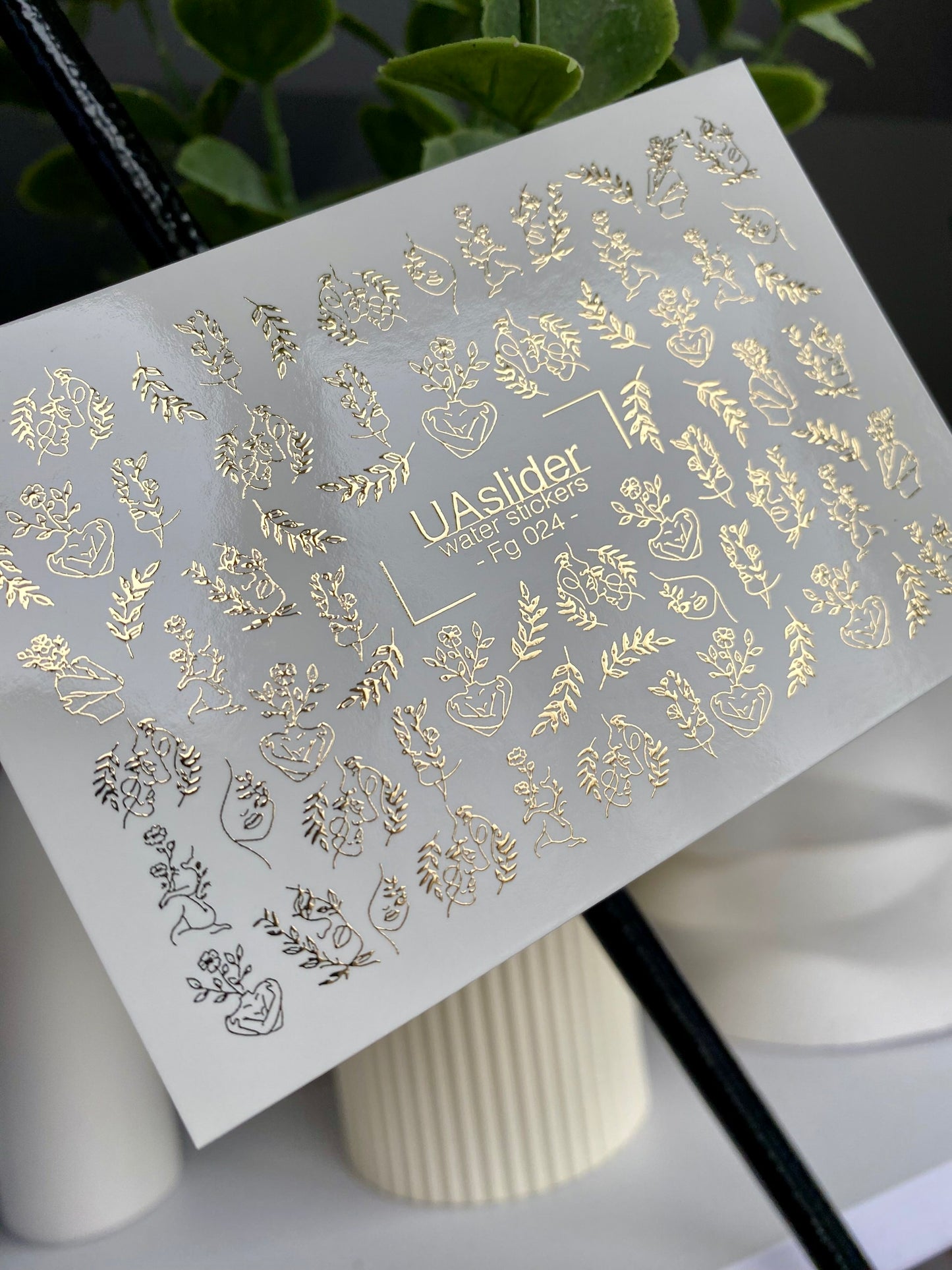 Nail Water Decal Fg-024 | Minimalist Water Slide Nail Decals with Gold Foil | Faces, Flowers & Botanical Motifs