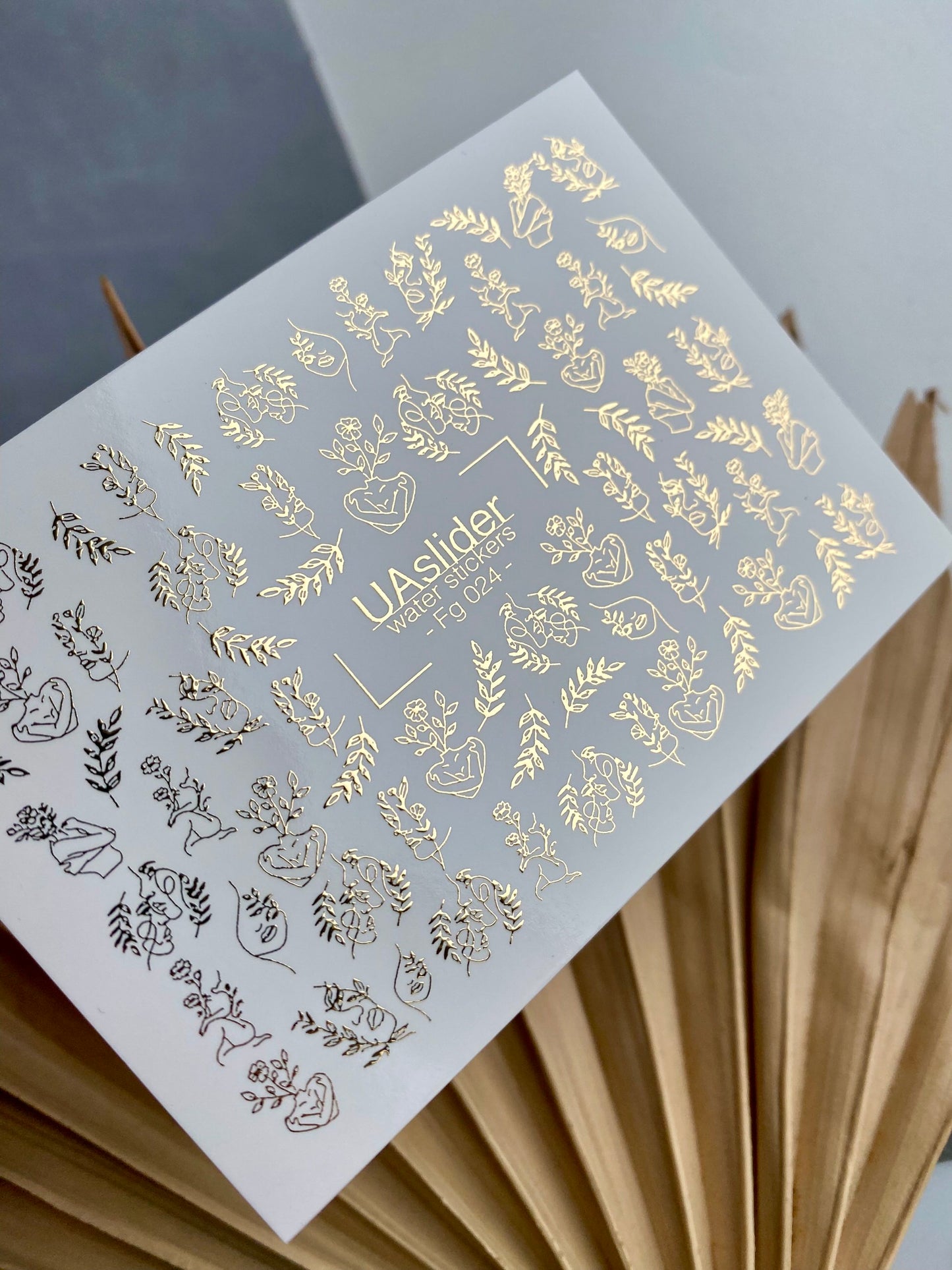 Nail Water Decal Fg-024 | Minimalist Water Slide Nail Decals with Gold Foil | Faces, Flowers & Botanical Motifs