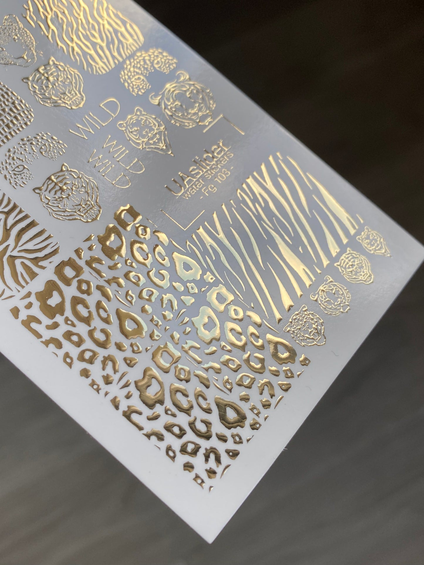 Nagų vandens lipdukas Fg-103 | Vandens slydimo nagų lipdukai su auksiniu gyvūnų raštu | Laukinio džiunglių stiliaus