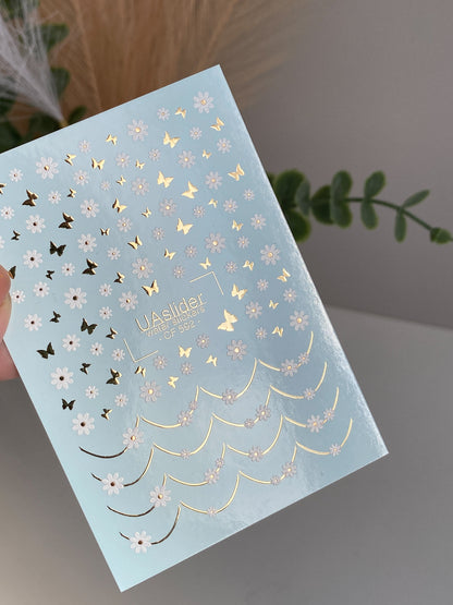 Nagel Wasserabziehbild CF-592 | Weiße florale Nagel Wasserabziehbilder mit goldenen Schmetterlingen | Elegante französische Designaufkleber