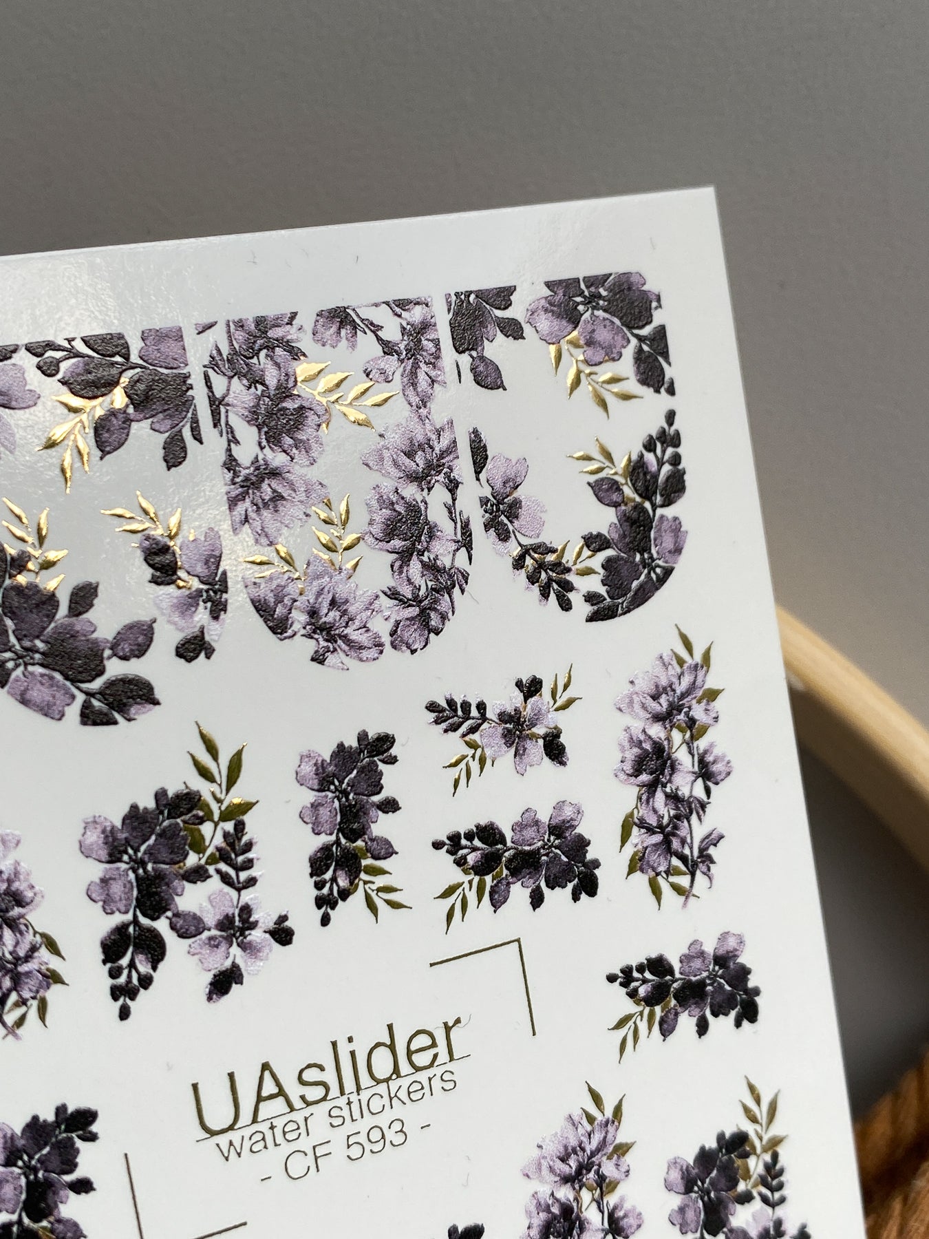 Nagel Water Decal CF-593 | Elegante Paarse Bloemen Nagel Water Decals | Volledige Bedekking Stickers met Gouden Details