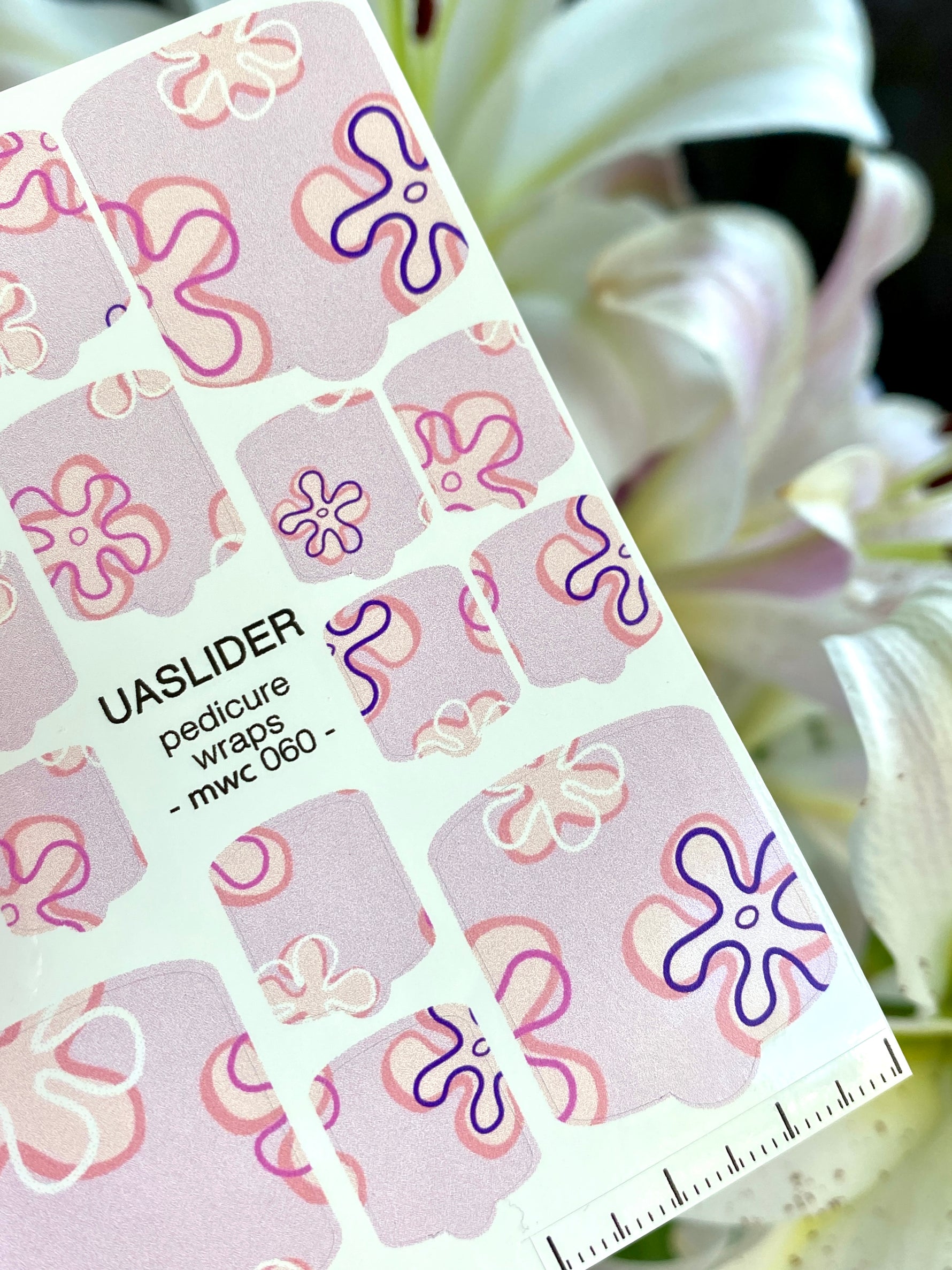 Retro Flower Pedicure Nail Wraps — Lilac & Purple Outline Floral | MWC-060