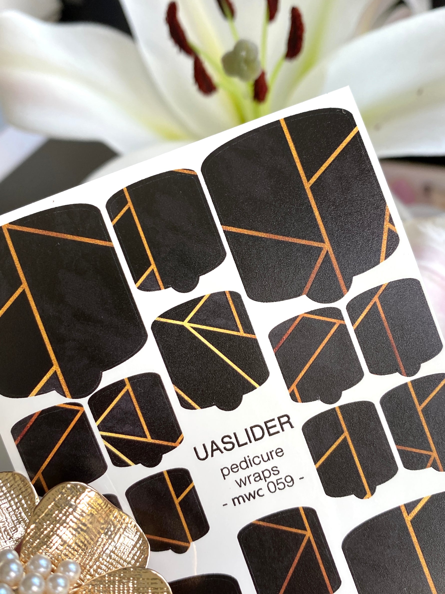 Black Geometric Pedicure Nail Wraps — Golden Line Art | MWC-059