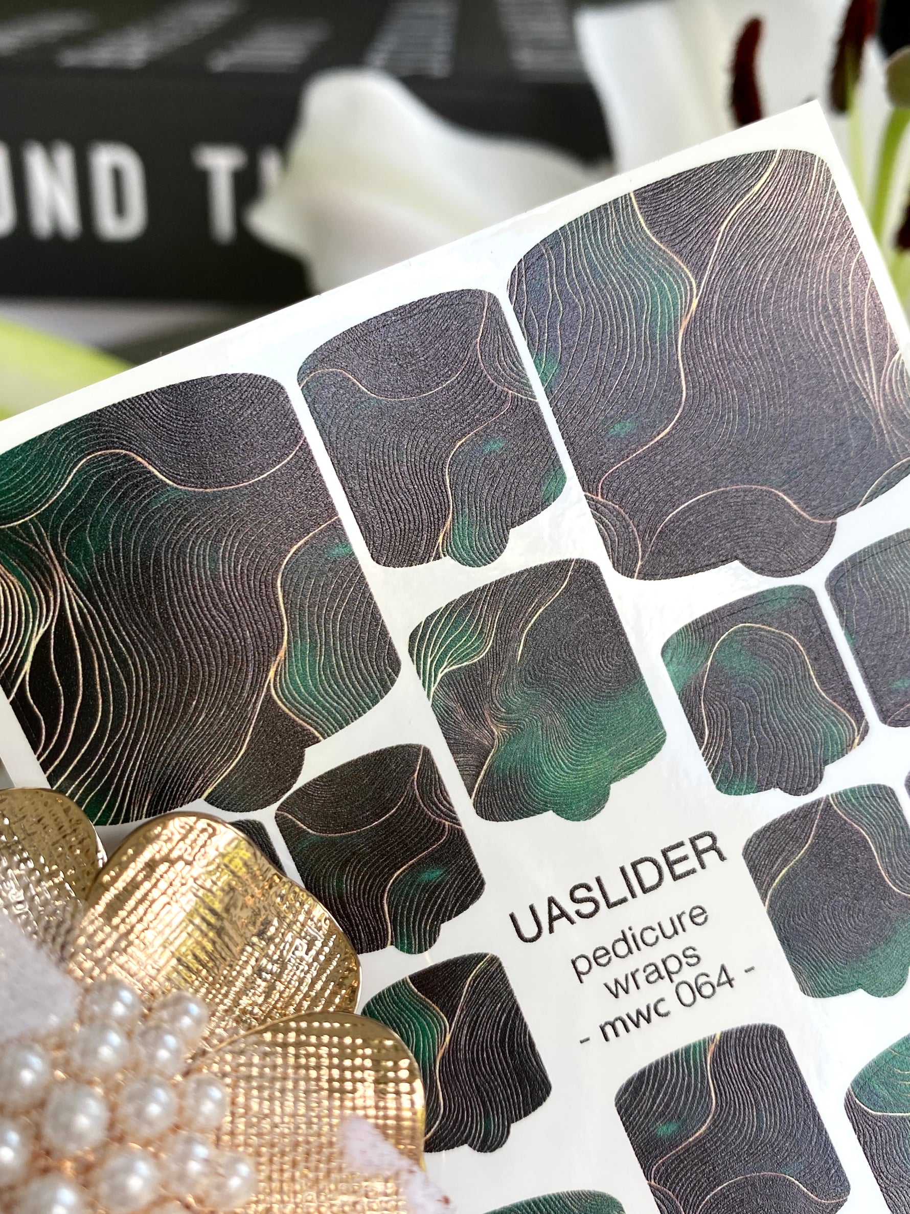 Dark Green Wave Pedicure Nail Wraps — Black & Gold Line Art | MWC-064