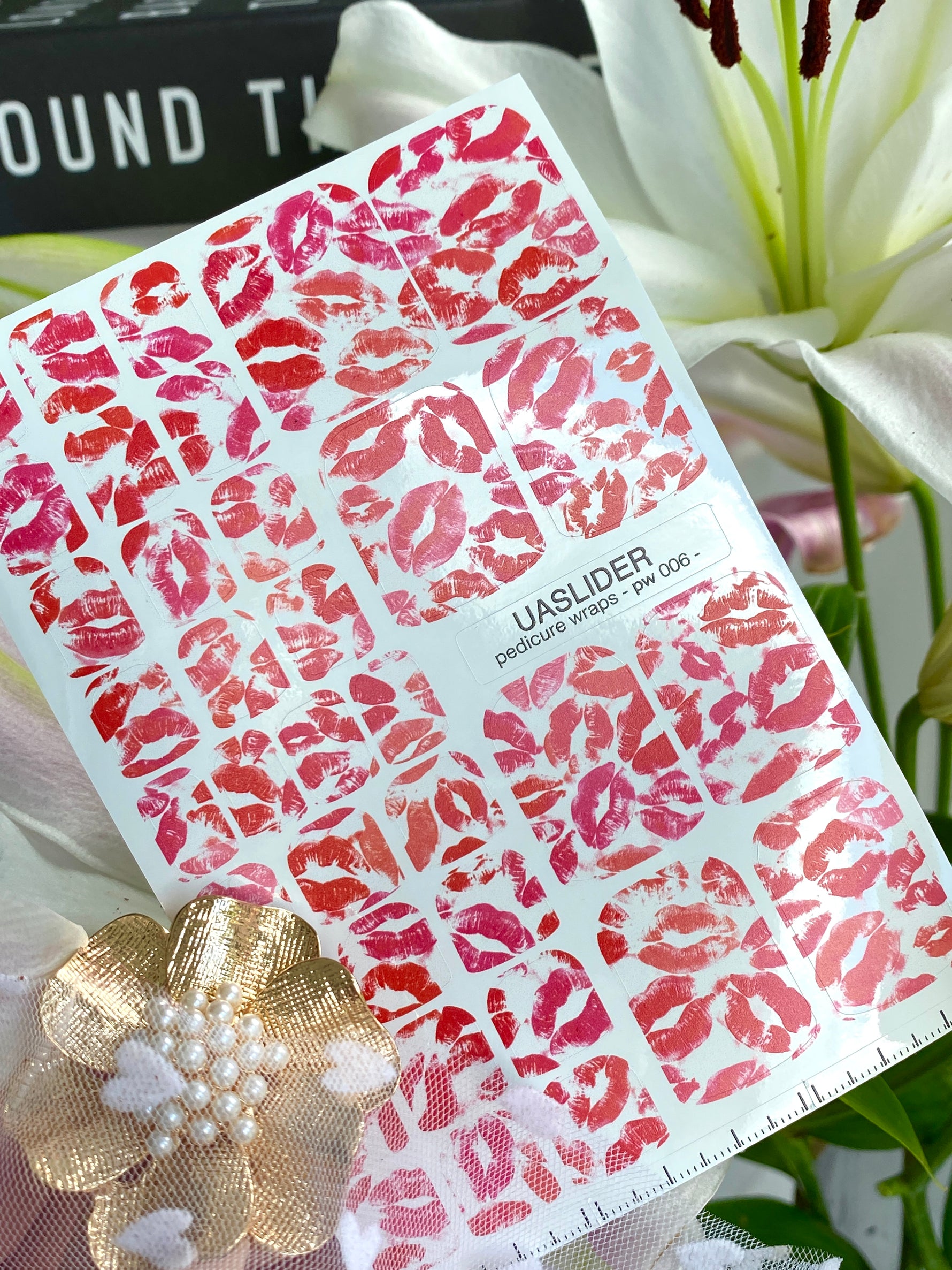Kiss Print Pedicure Nail Wraps — Red & Pink Lip Print Pattern | PW-006