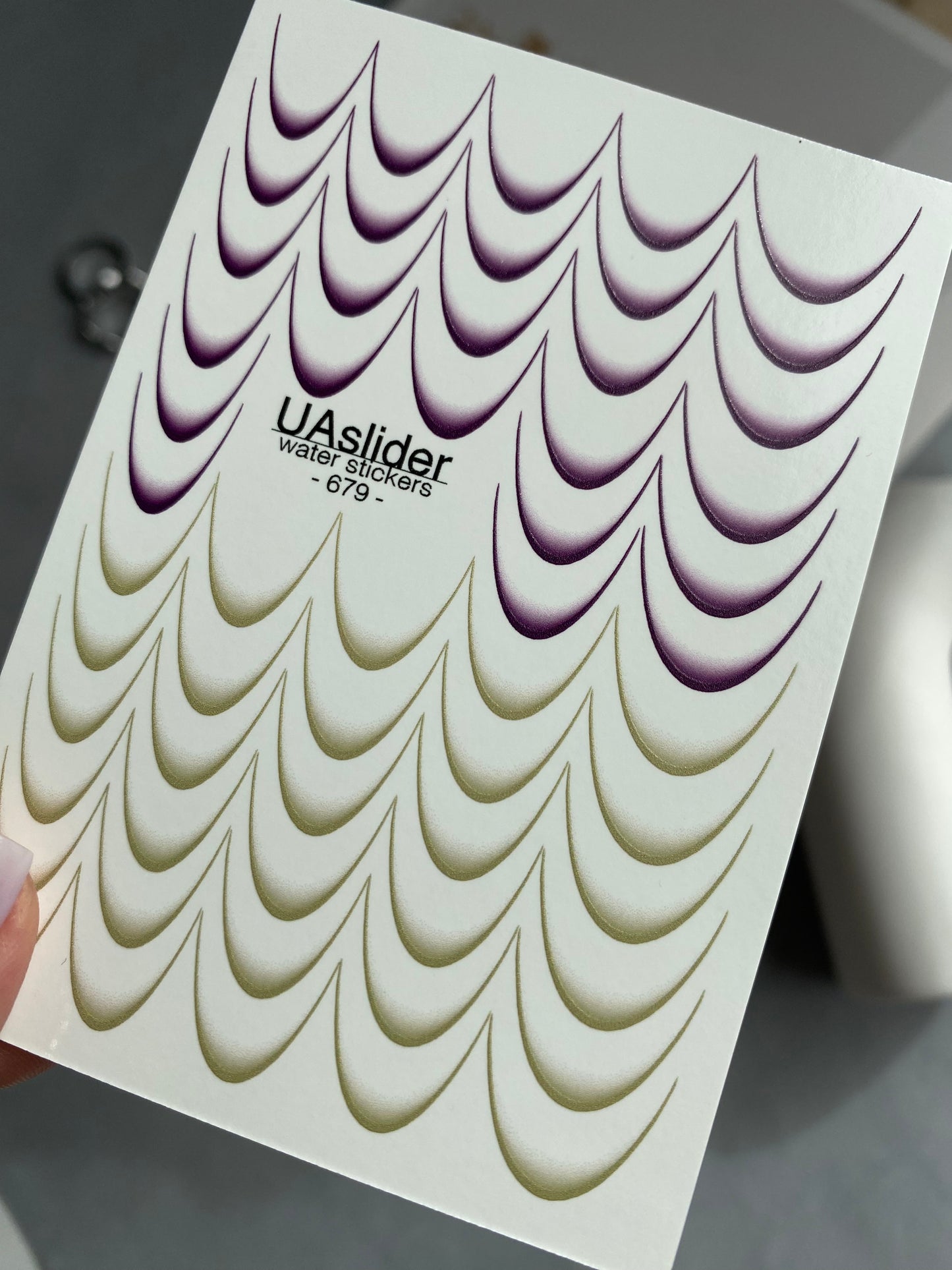 Küünte veekleebis 679