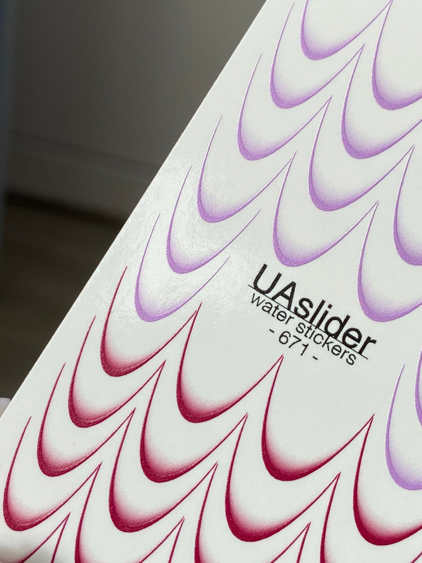 Küünte veekleebis 671