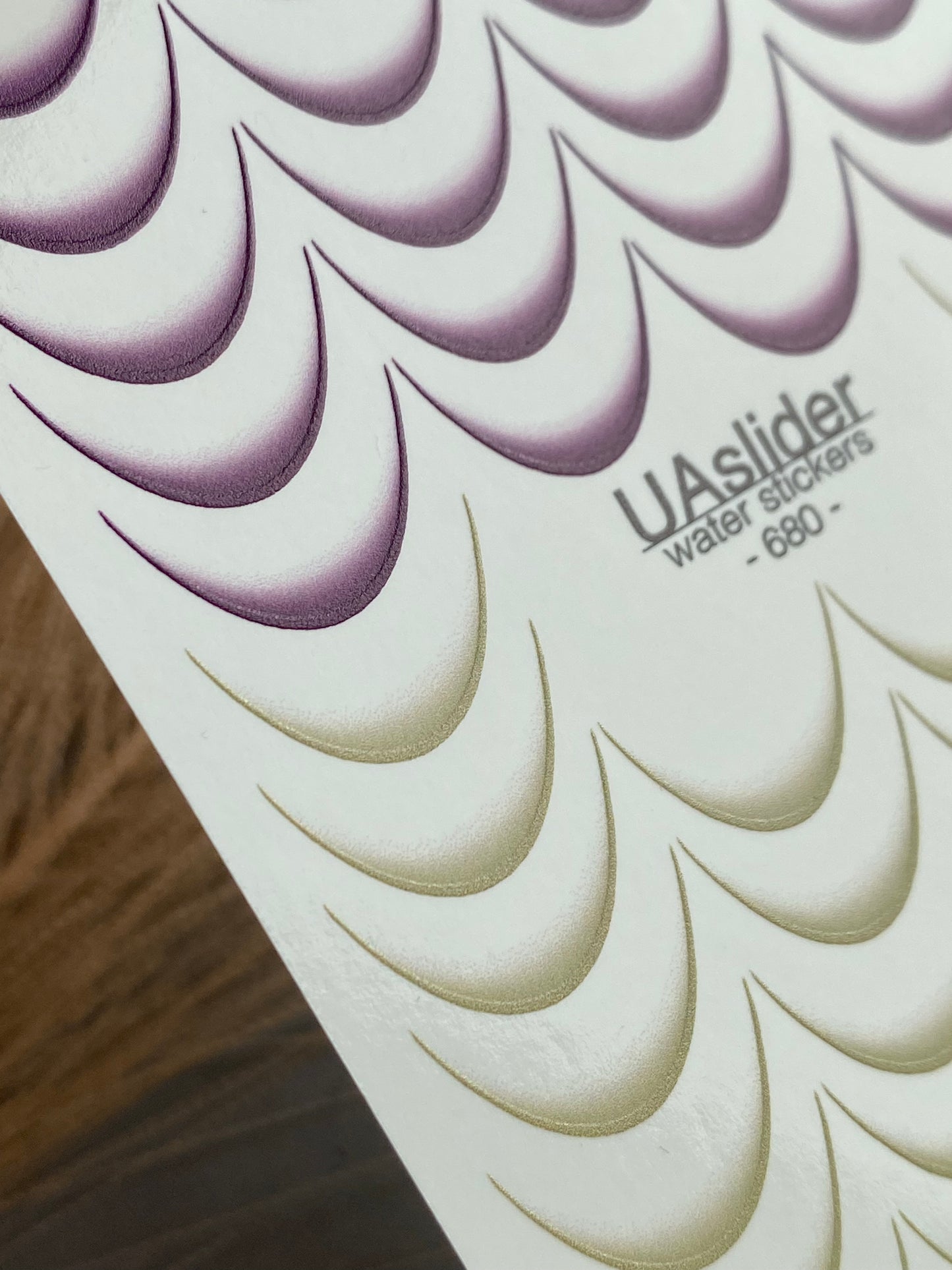 Küünte veekleebis 680