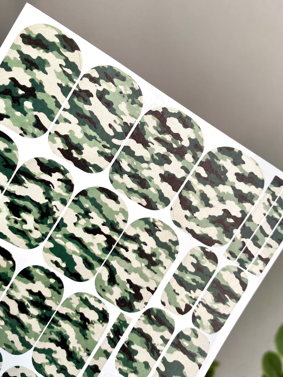 Green Camouflage Manicure Wraps — Classic Camo | mw-322