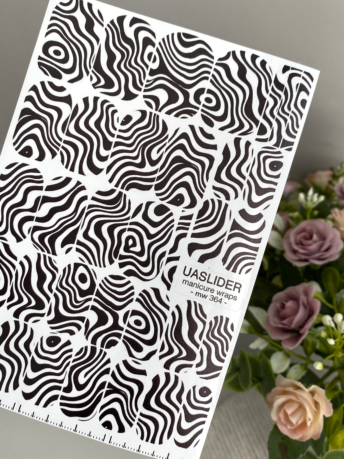 Op Art Wave Manicure Wraps — Black & White Swirls | mw-364
