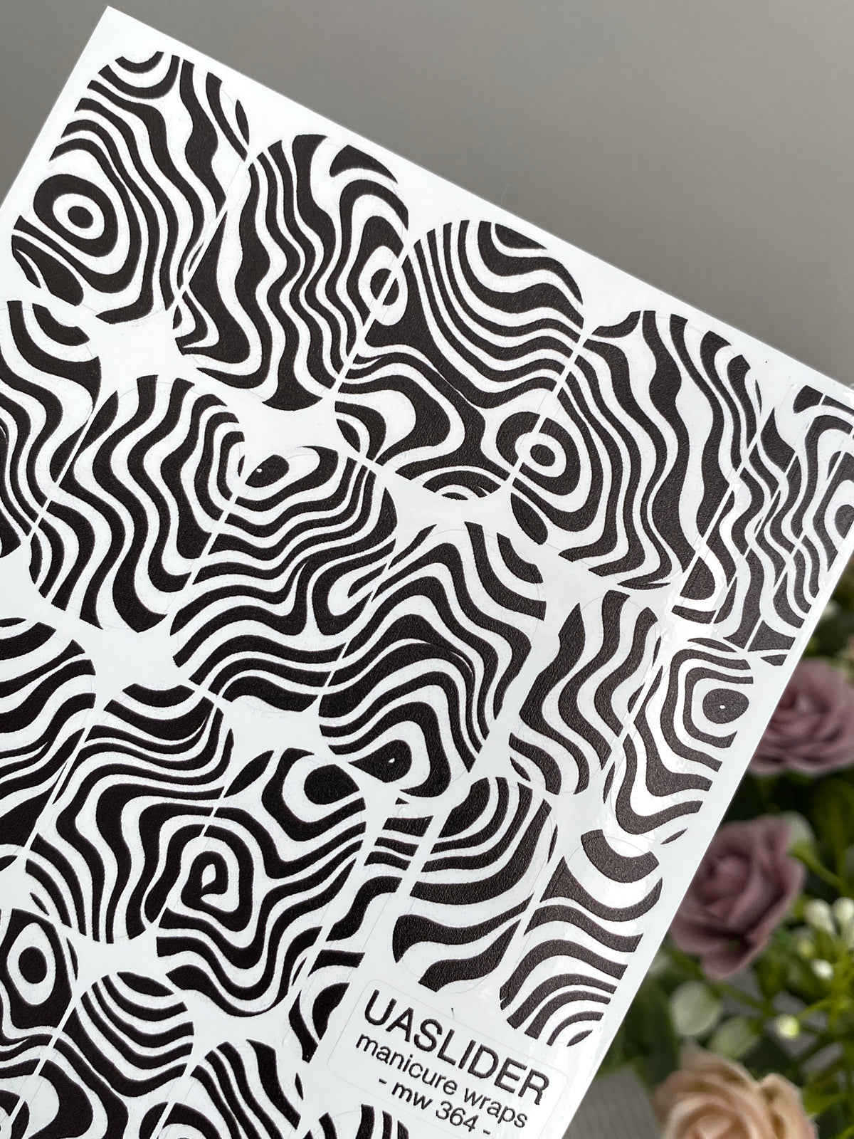 Op Art Wave Manicure Wraps — Black & White Swirls | mw-364