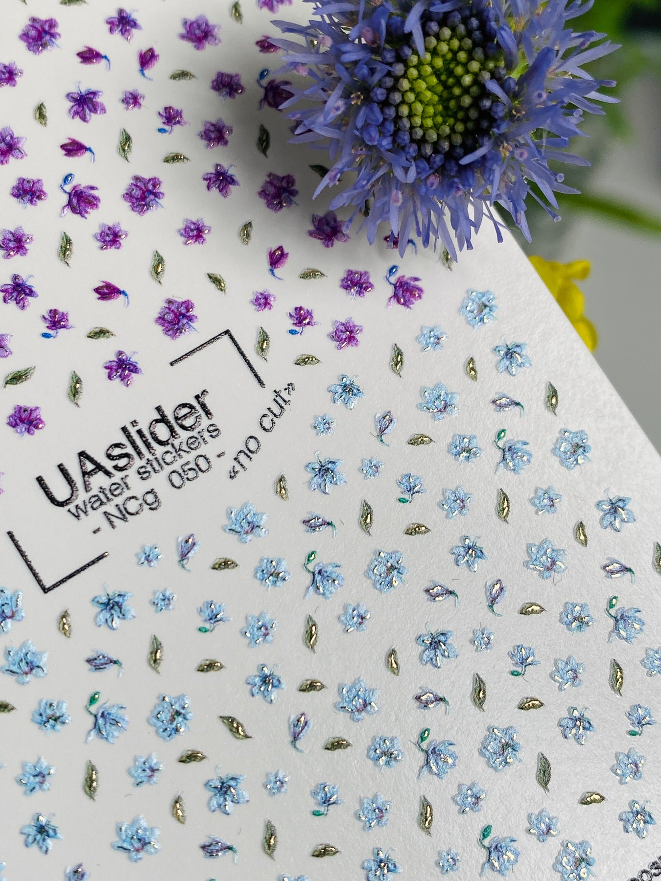 Nálepka na nehty NCg-050 | Vodní nálepky na nehty | Fialové a modré mini divoké květiny