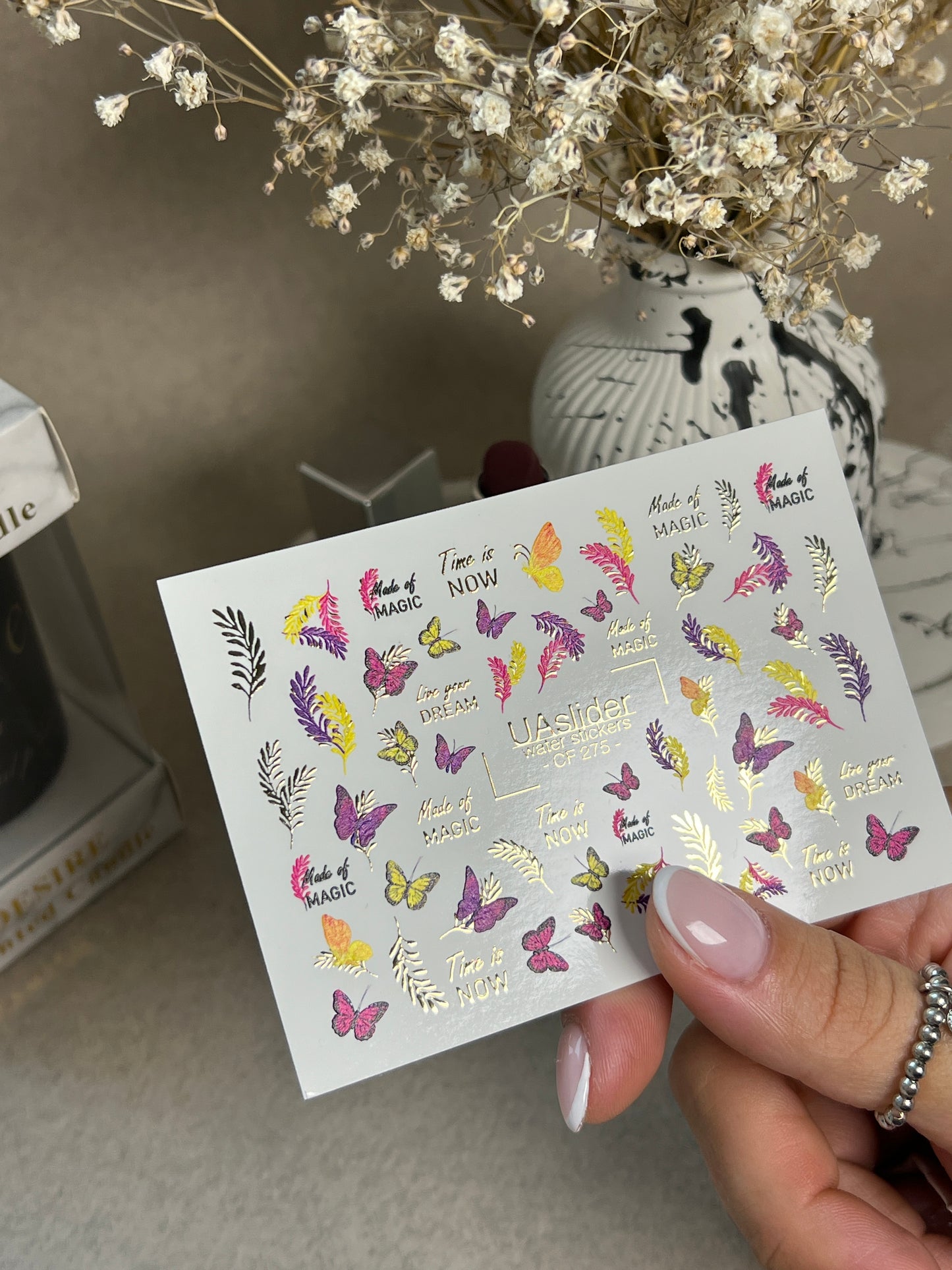 Décalcomanie d'eau pour ongles CF-275 | Décalcomanies d'eau pour ongles papillon | Papillons colorés, feuilles et citations magiques