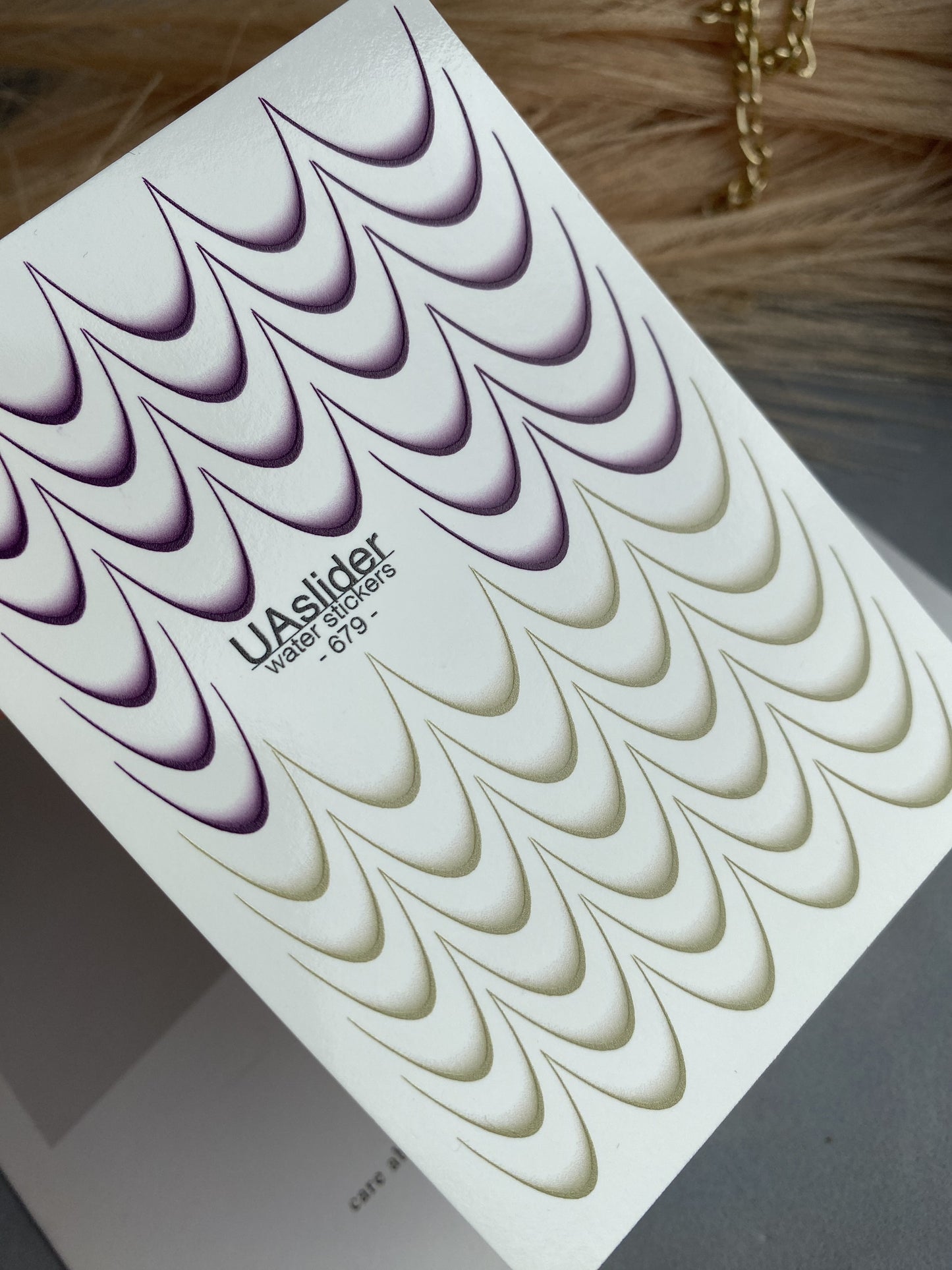 Küünte veekleebis 679