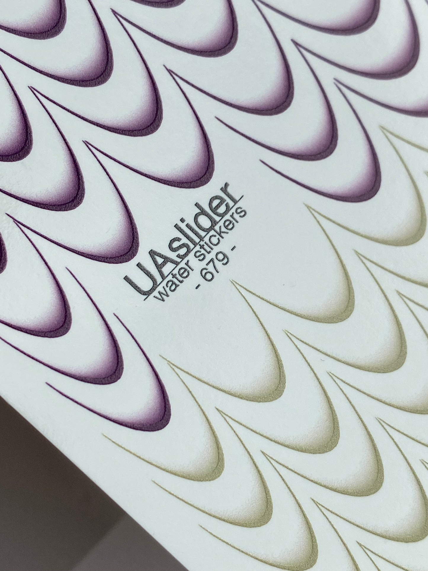 Küünte veekleebis 679