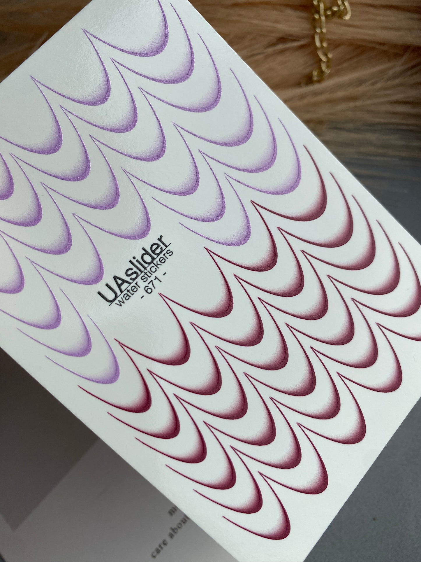 Küünte veekleebis 671