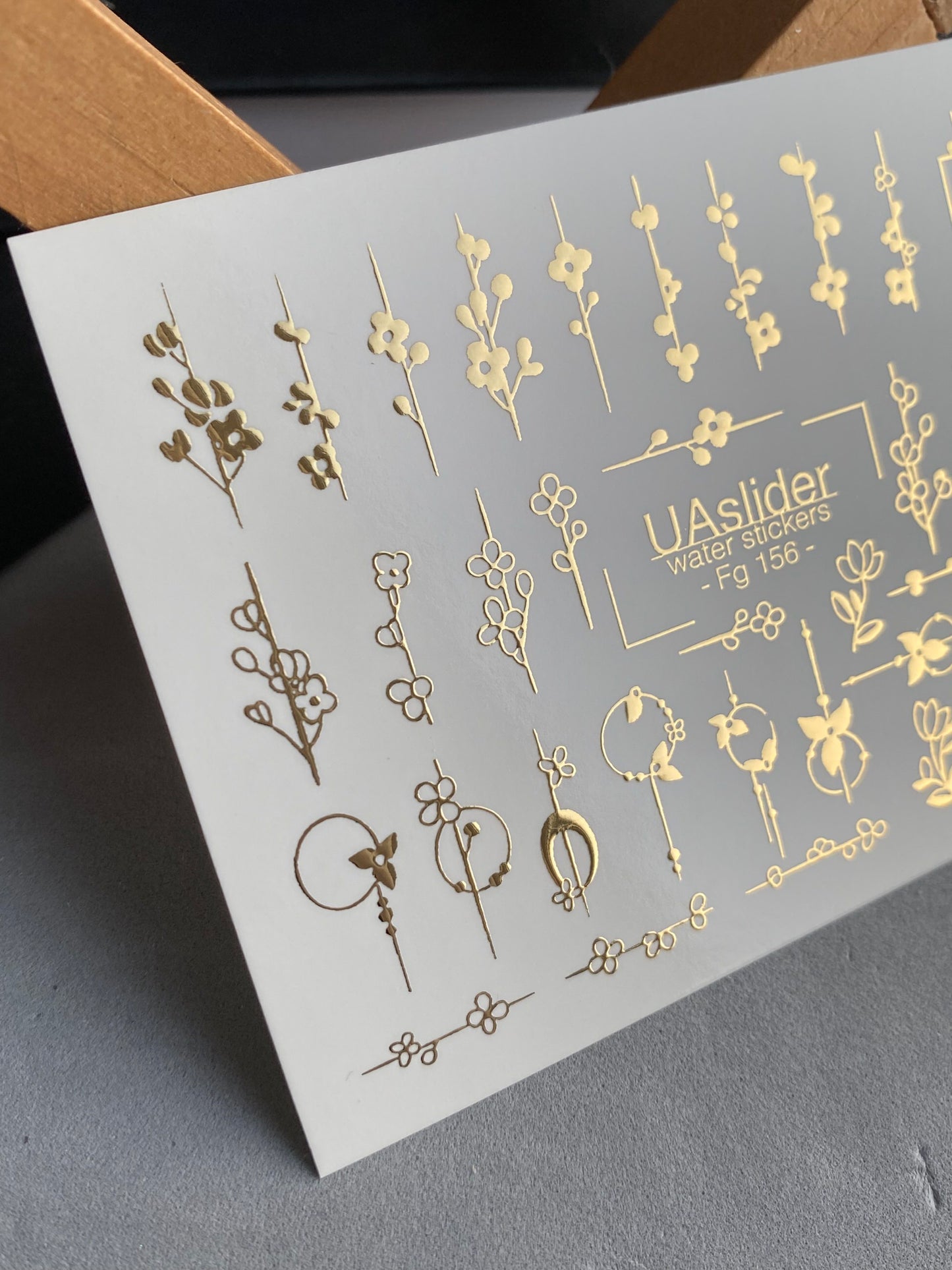 Adesivi per unghie in acqua Fg-156 | Adesivi per unghie a trasferimento ad acqua con foglia oro | Design botanici floreali minimalisti