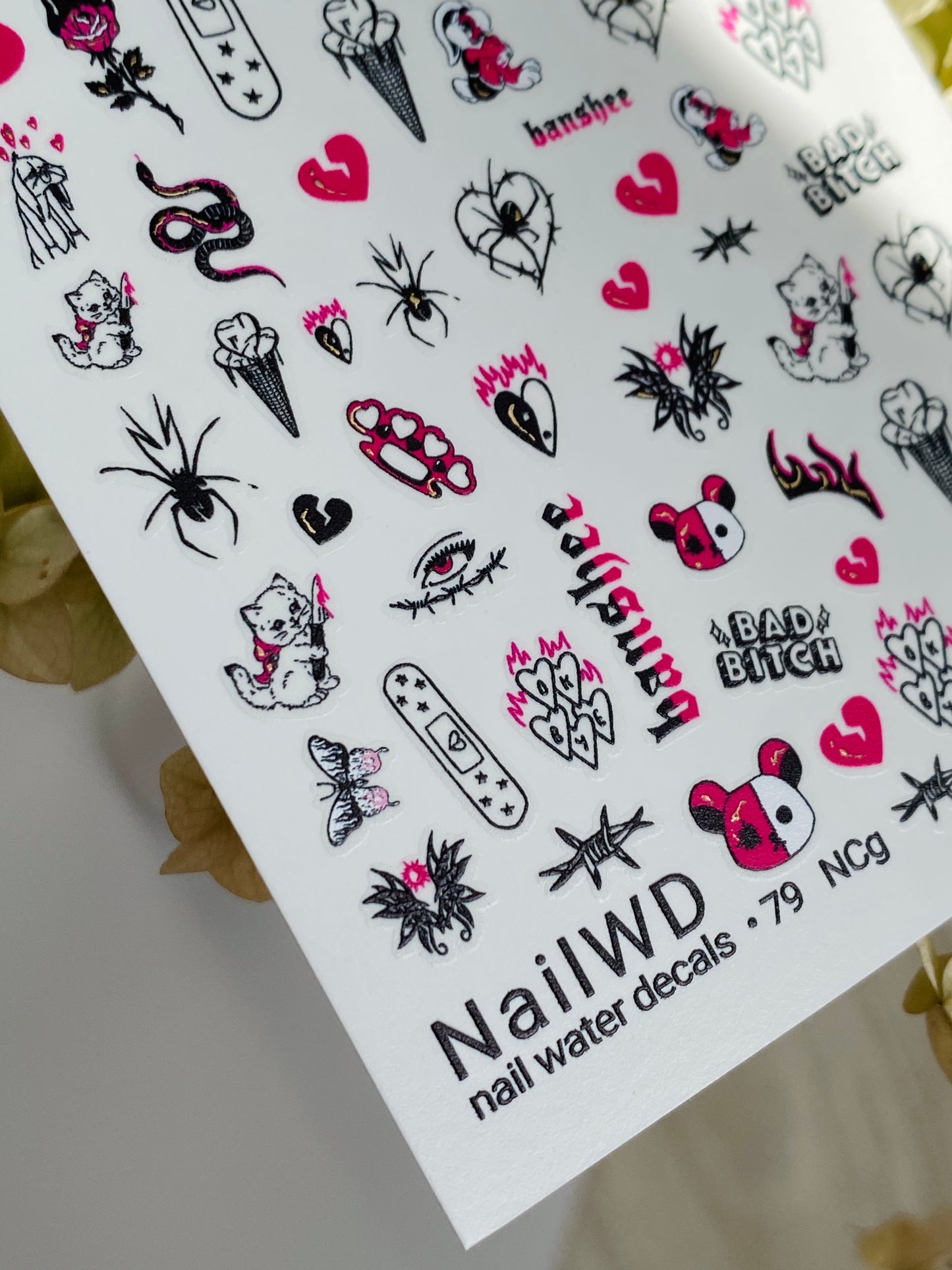 Adesivo per Unghie 79 NailWD | Adesivi per Unghie a Scivolamento d'Acqua Stile Punk Emo | Cuori, Rose e Arte Audace