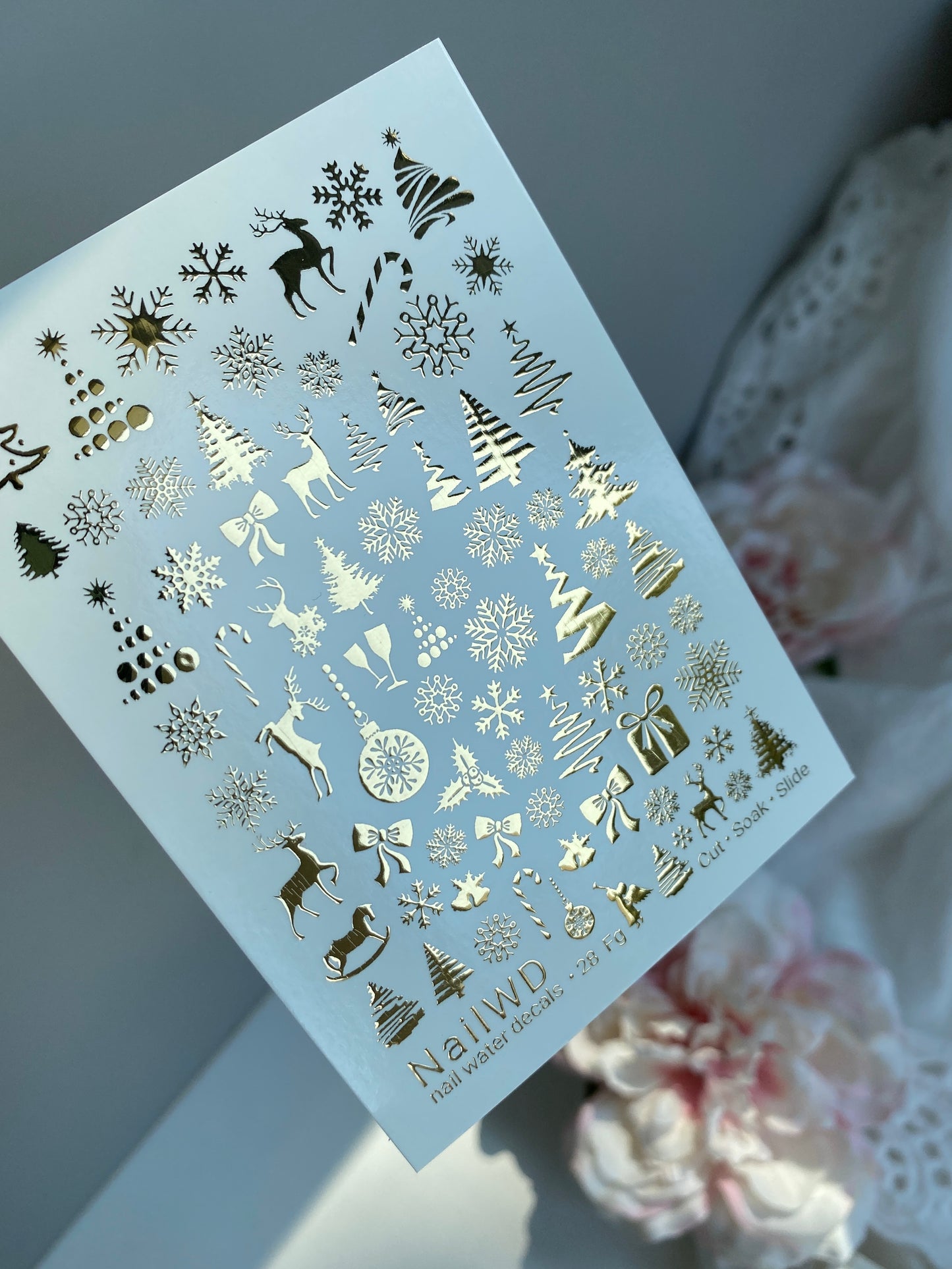 Nagel-Wasserabziehbild 28 NailWD | Wasserfolien-Nagelabziehbilder mit Goldfolie Weihnachtsmuster | Schneeflocken, Bäume, Rentiere & Feiertagsakzente