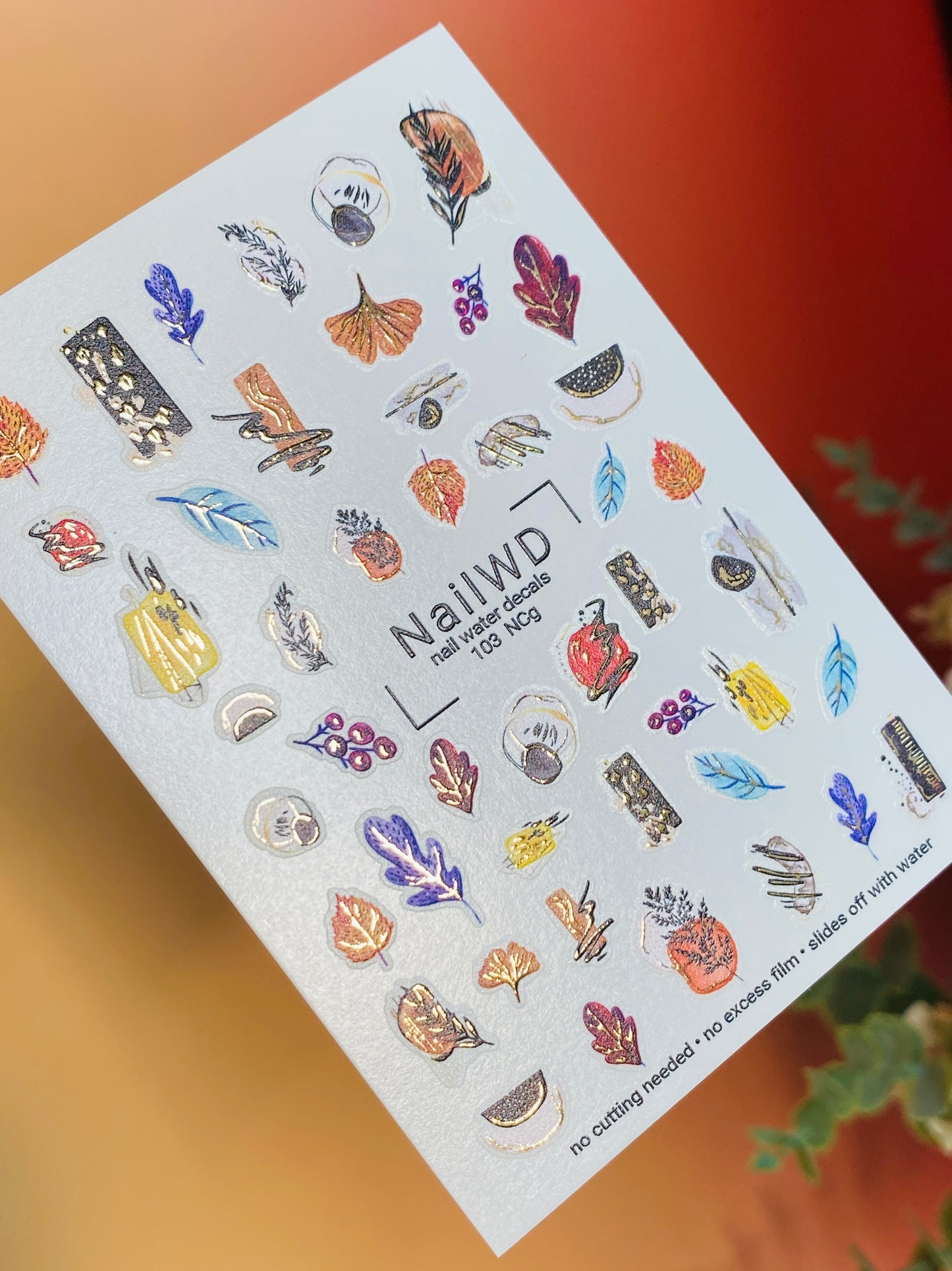 Adesivo per Unghie 103 NailWD | Adesivi per Unghie a Scivolamento d'Acqua Autunno Caffè e Elementi Accoglienti | Nail Art Autunnale con Foglie e Libri
