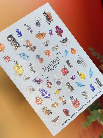 Adesivo per Unghie 103 NailWD | Adesivi per Unghie a Scivolamento d'Acqua Autunno Caffè e Elementi Accoglienti | Nail Art Autunnale con Foglie e Libri