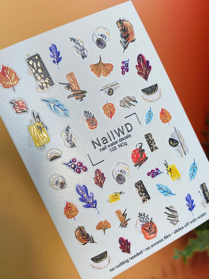 Adesivo per Unghie 103 NailWD | Adesivi per Unghie a Scivolamento d'Acqua Autunno Caffè e Elementi Accoglienti | Nail Art Autunnale con Foglie e Libri