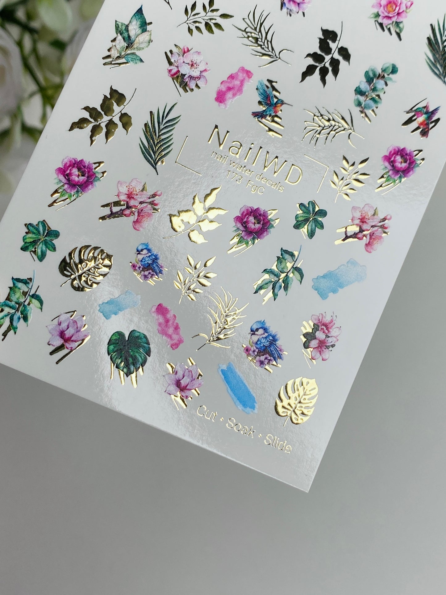 Adesivo per Unghie ad Acqua 173 Nail WD | Adesivi per Unghie a Scivolamento ad Acqua Fiori Tropicali e Foglie | Adesivi per Unghie ad Acqua Design Esotico con Accenti Dorati
