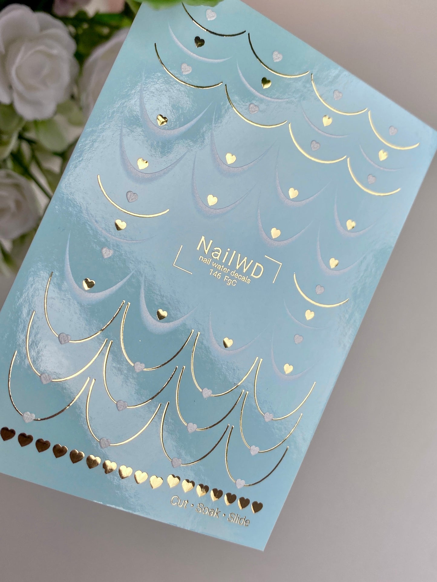 Naklejka na paznokcie 146 NailWD | Naklejki do paznokci na wodę ze zjeżdżalnią Złote i białe serca | Romantyczny wzór francuskiej krzywej