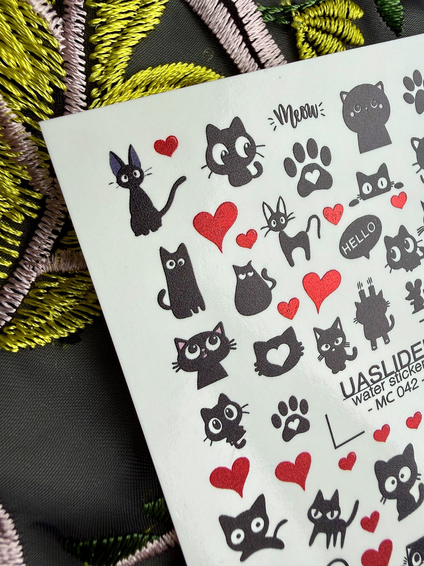 Cat Nail Decals — Black Cats & Red Hearts, Meow | MC-042 - UASLIDER