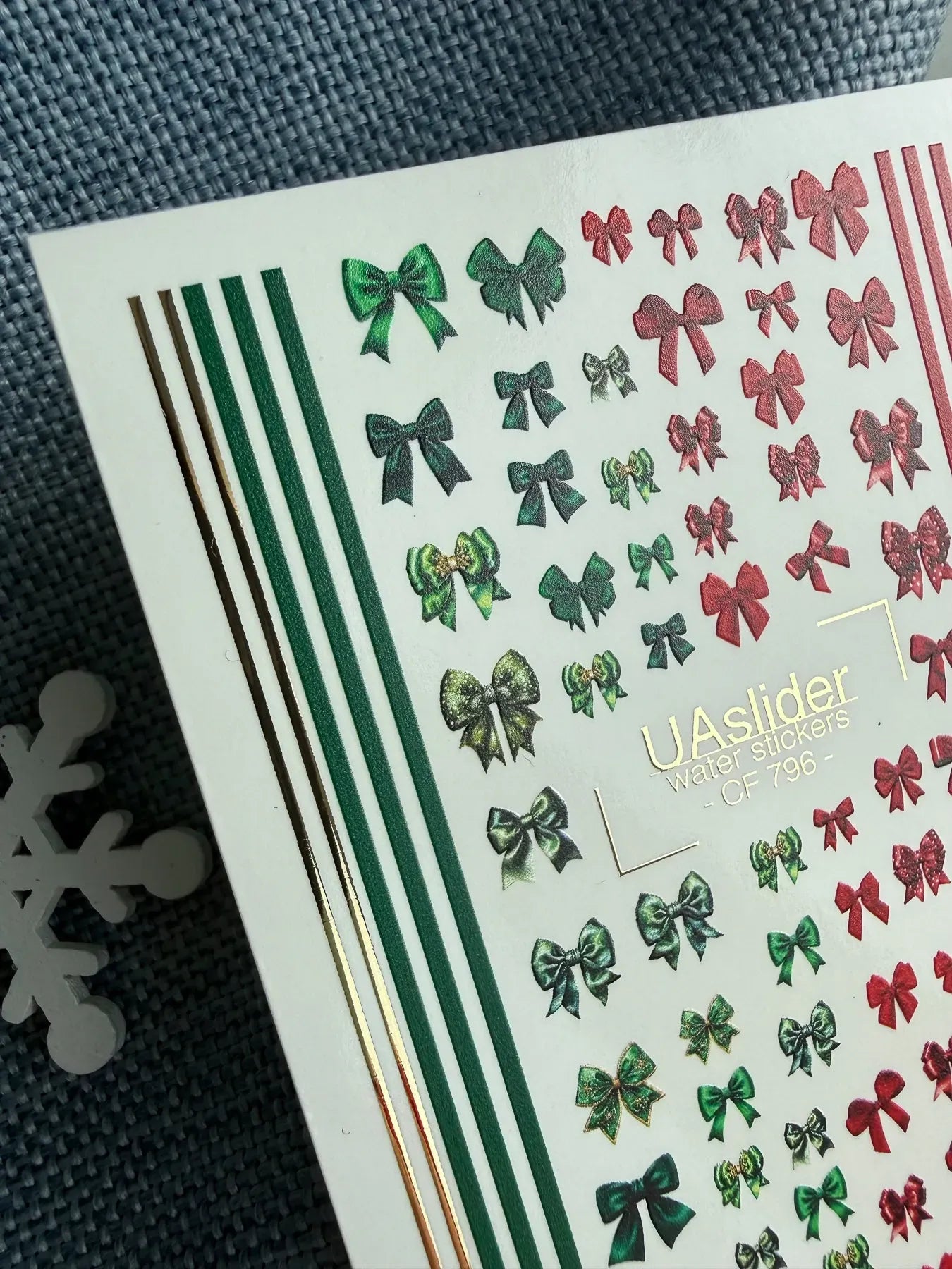 Christmas Bow Nail Decals — Red & Green Bows, Gold Foil Lines | CF - 796 - UASLIDER
