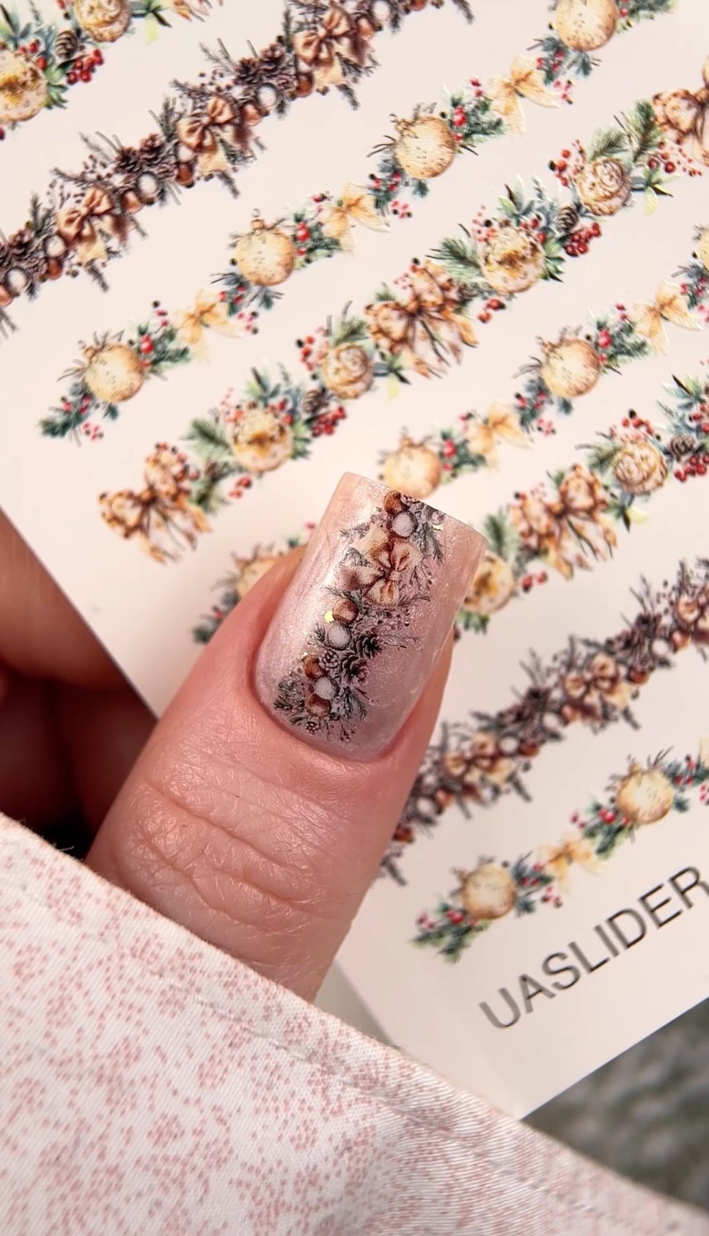 Christmas Nail Decals — Holiday Garland Strips with Gold Foil | CF - 794 - UASLIDER