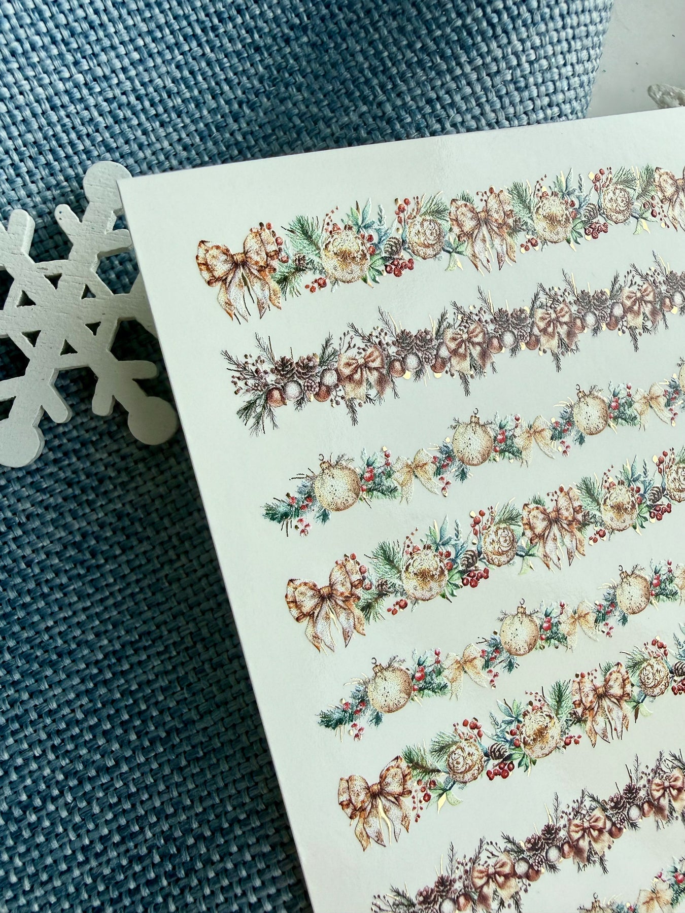 Christmas Nail Decals — Holiday Garland Strips with Gold Foil | CF - 794 - UASLIDER