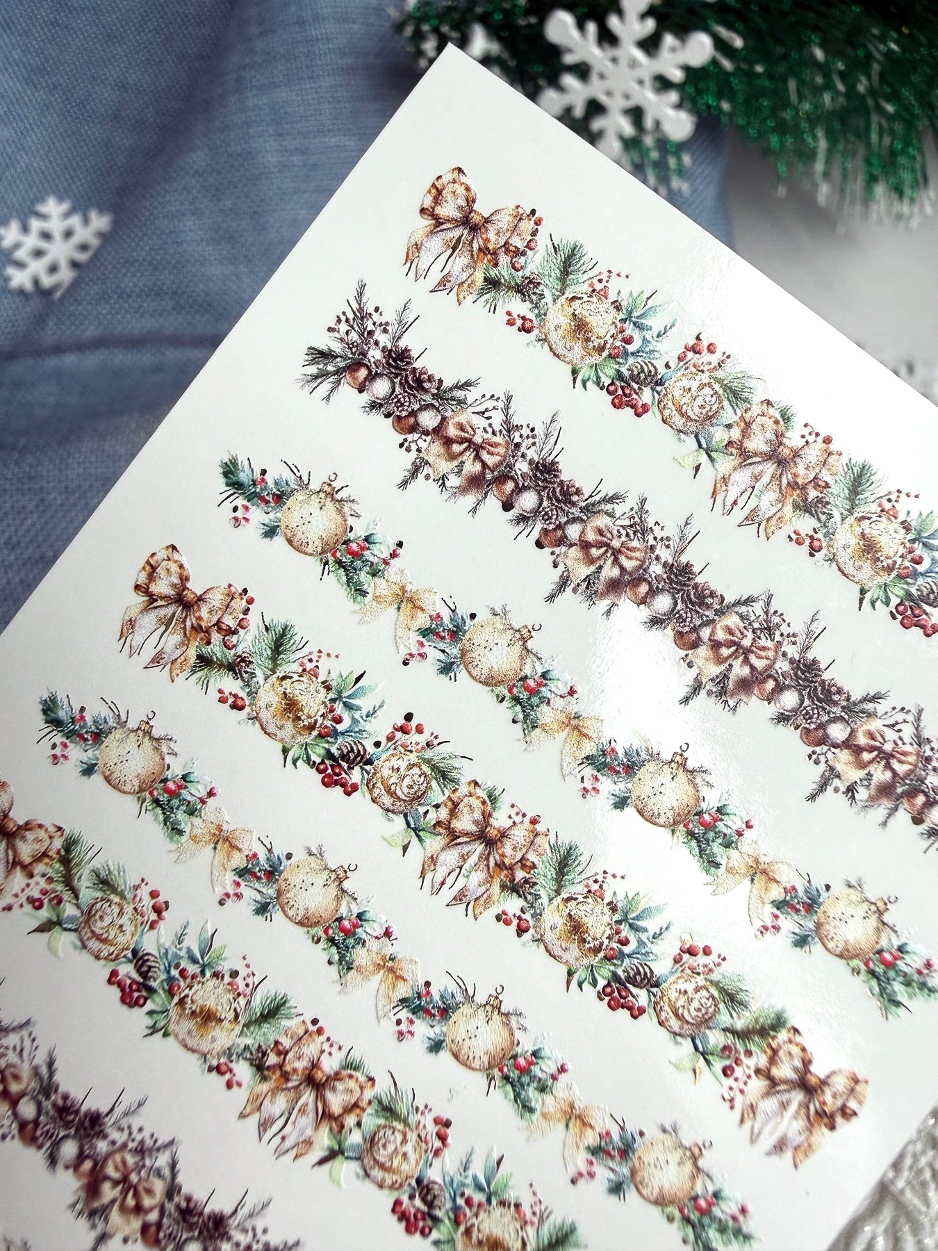 Christmas Nail Decals — Holiday Garland Strips with Gold Foil | CF - 794 - UASLIDER