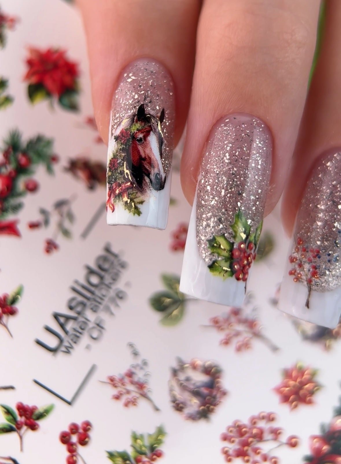 Christmas Nail Decals — Horse Portrait, Holly & Gold Foil Bow | CF - 776 - UASLIDER