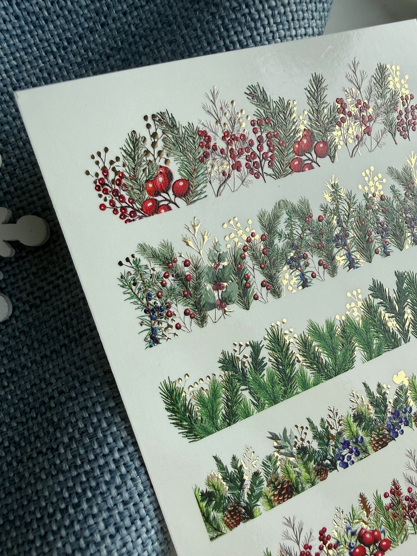 Christmas Nail Decals — Pine & Berry Botanical Strips Gold Foil | CF - 789 - UASLIDER