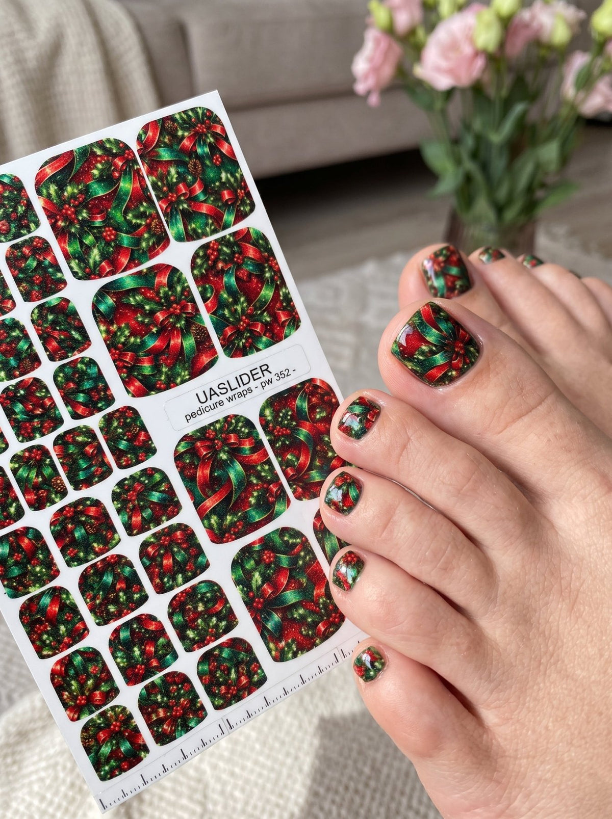 Christmas Pedicure Nail Wraps — Holly, Ribbons & Berries | pw-352 - UASLIDER