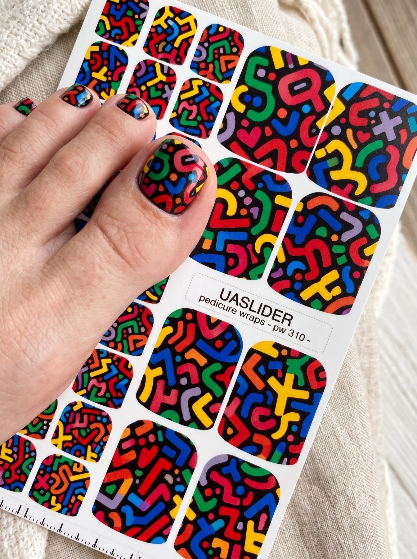 Colorful Abstract Pedicure Wraps — Maze Line Pattern | pw-310 - UASLIDER