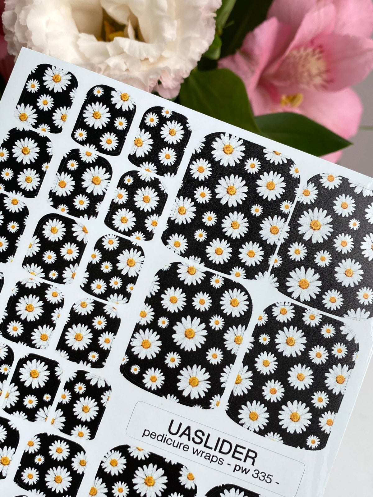 Daisy Pedicure Nail Wraps — White Flowers on Black | pw-335 - UASLIDER