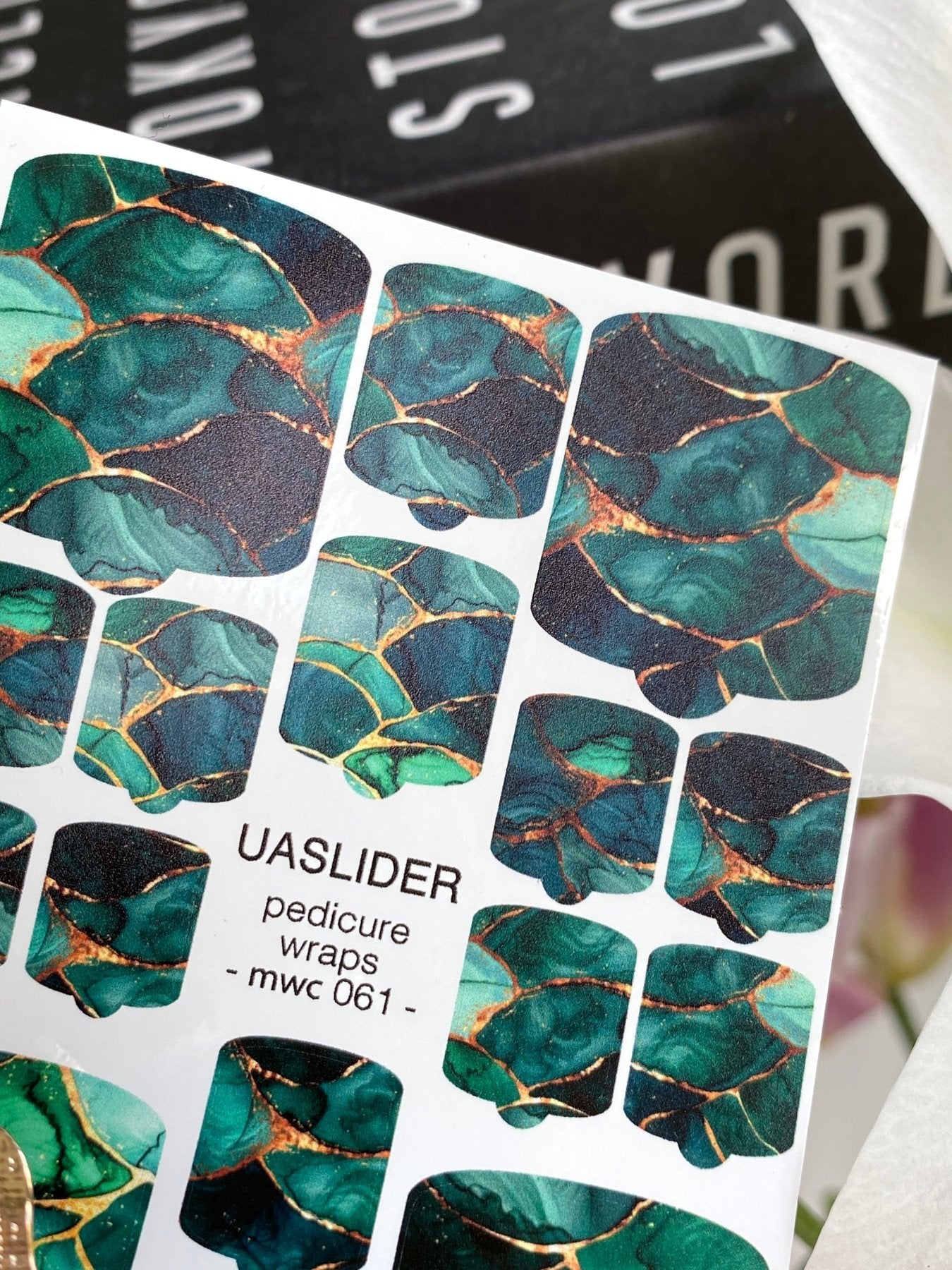 Emerald Marble Pedicure Nail Wraps — Dark Green & Gold Veins | MWC-061 - UASLIDER