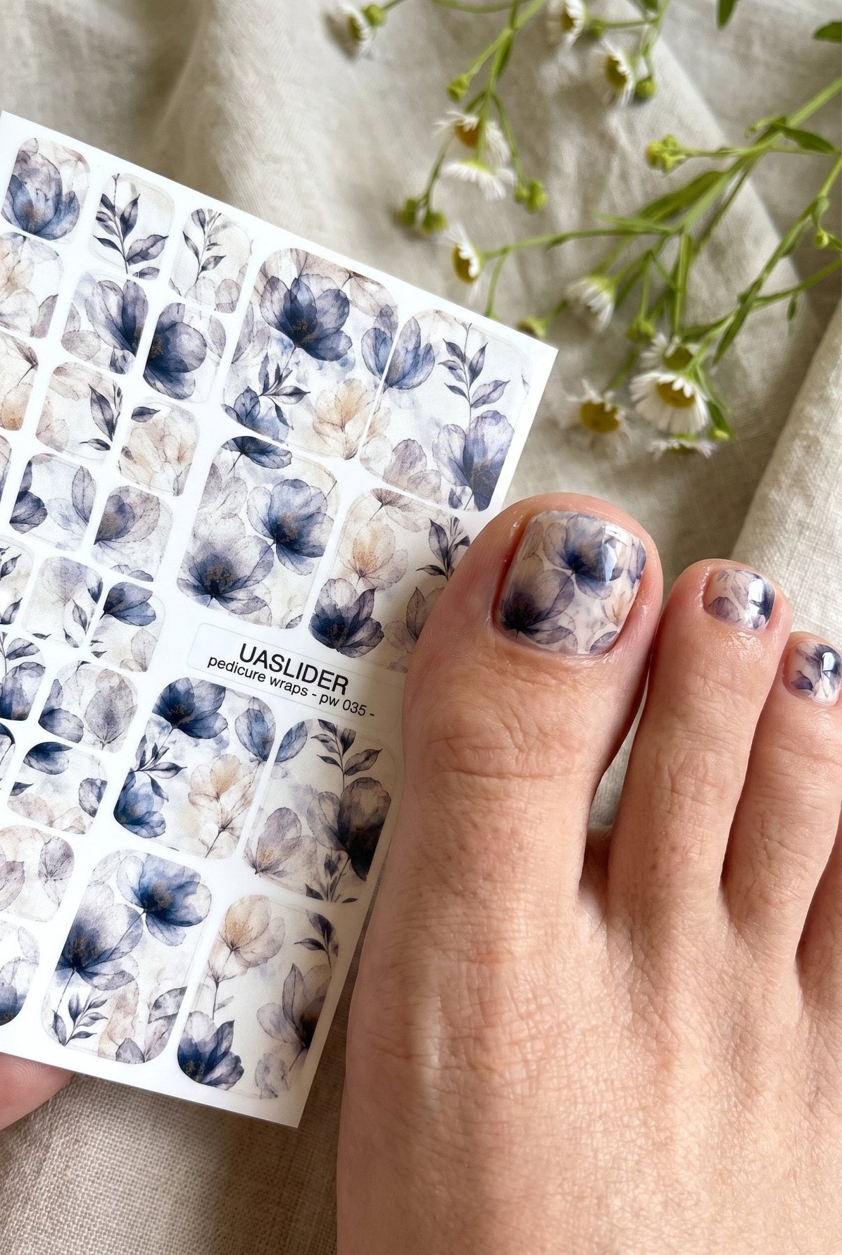 Floral Pedicure Nail Wraps — Dusty Blue & Beige Flowers | PW-035 - UASLIDER