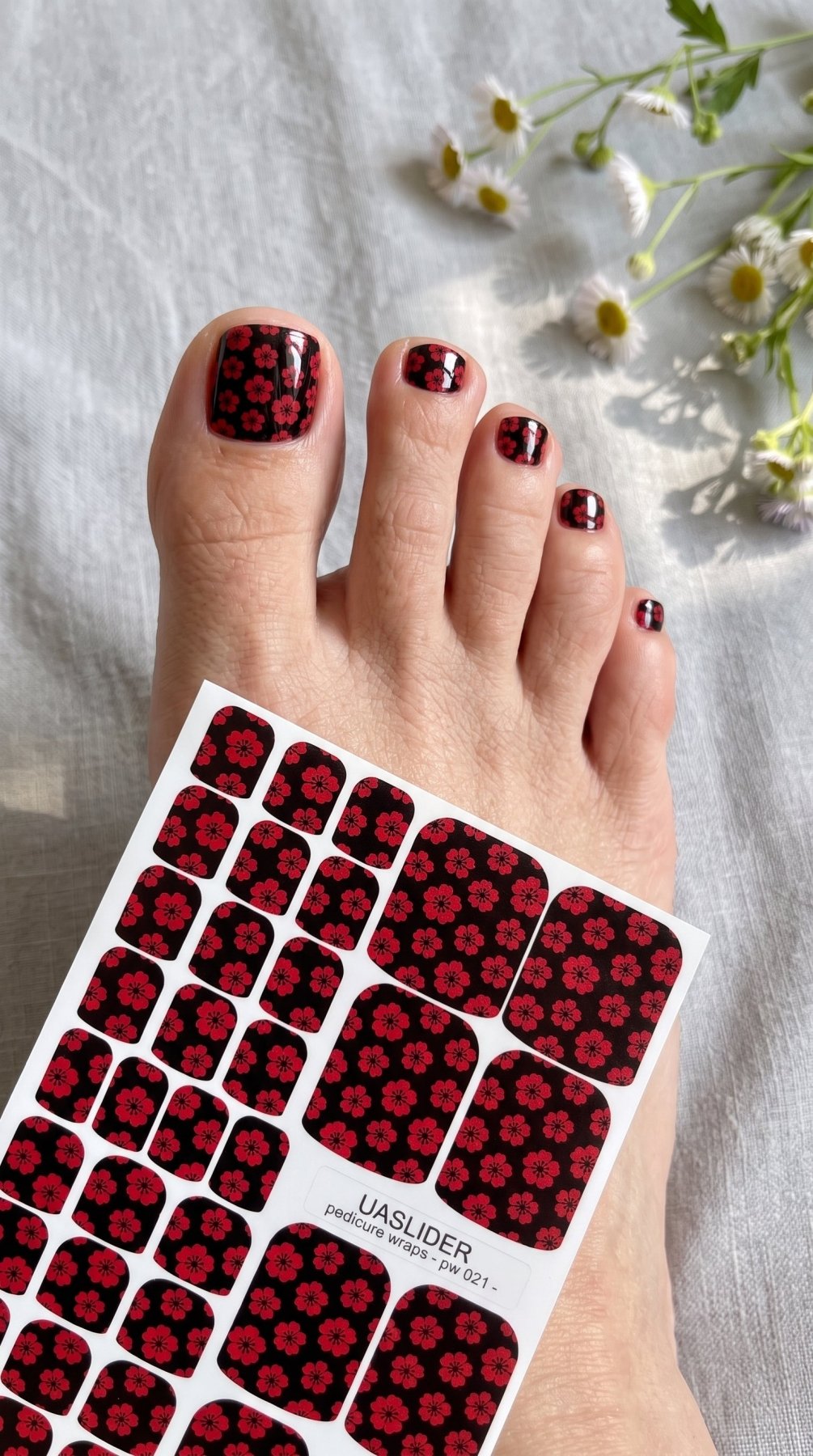 Floral Pedicure Nail Wraps — Red Sakura Blossoms on Black | PW-021 - UASLIDER