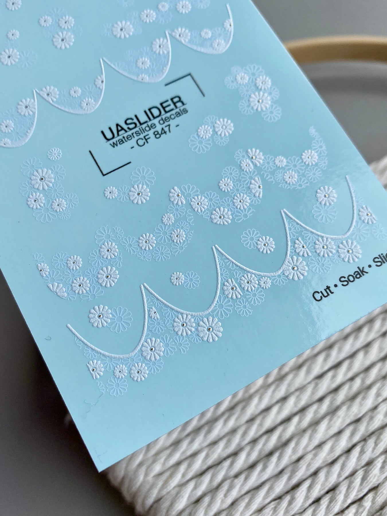 French Tip Nail Decals — White Daisy Flowers & Silver Foil | CF-847 - UASLIDER